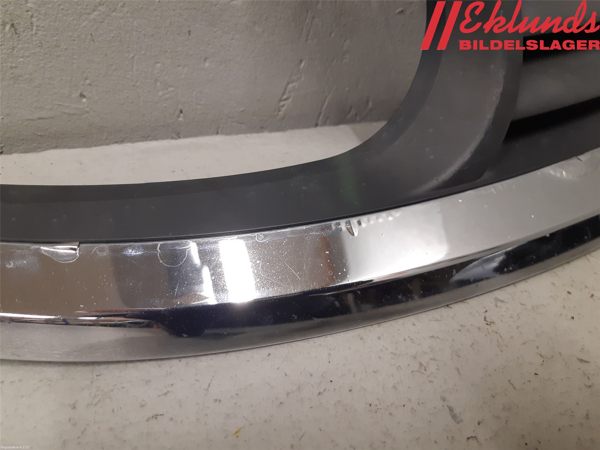 Saab 9-5     06-10 Grilldel Höger