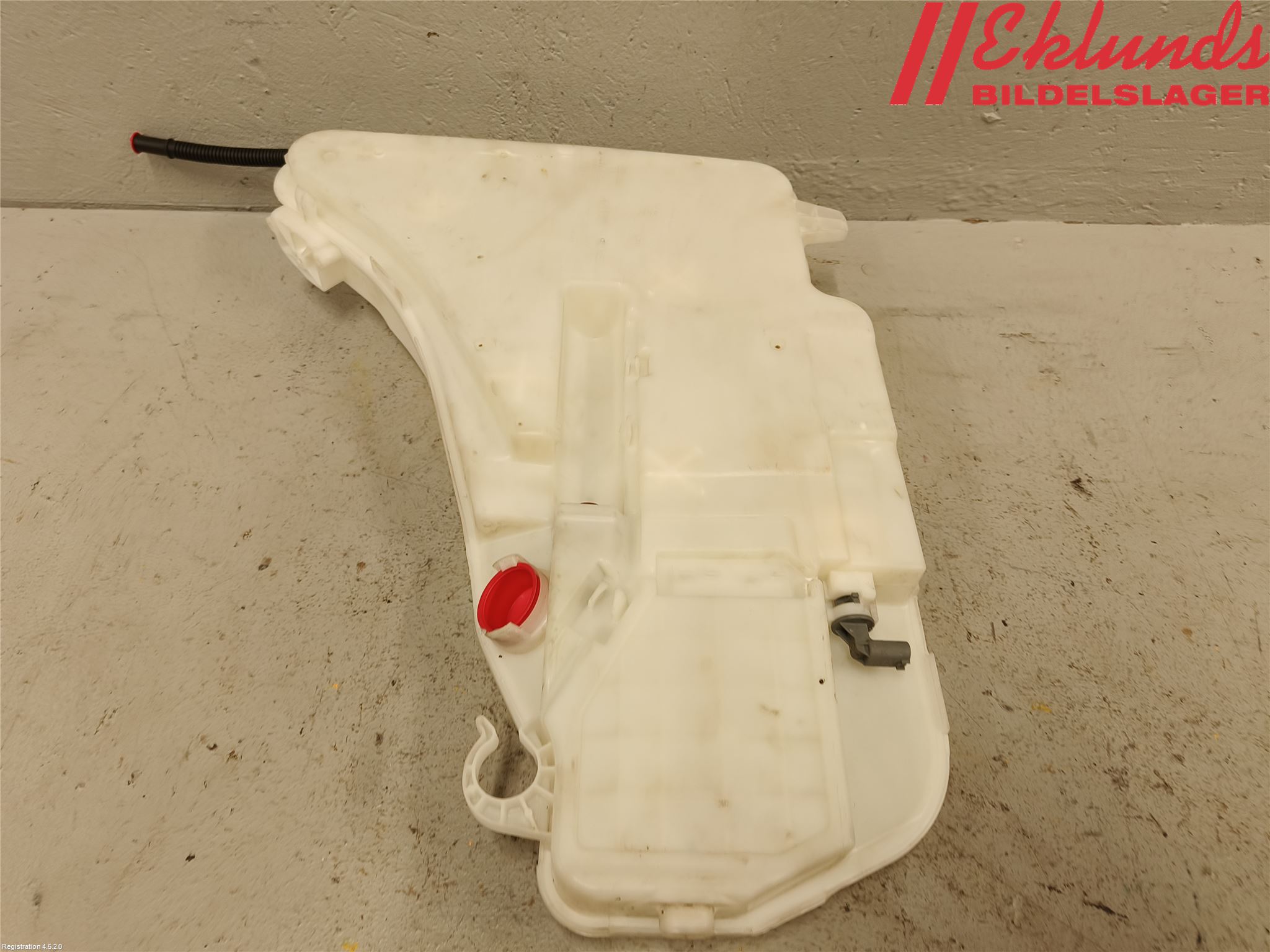 BMW 5 F10/F11/F18 09-17 Spolartank Vindruta