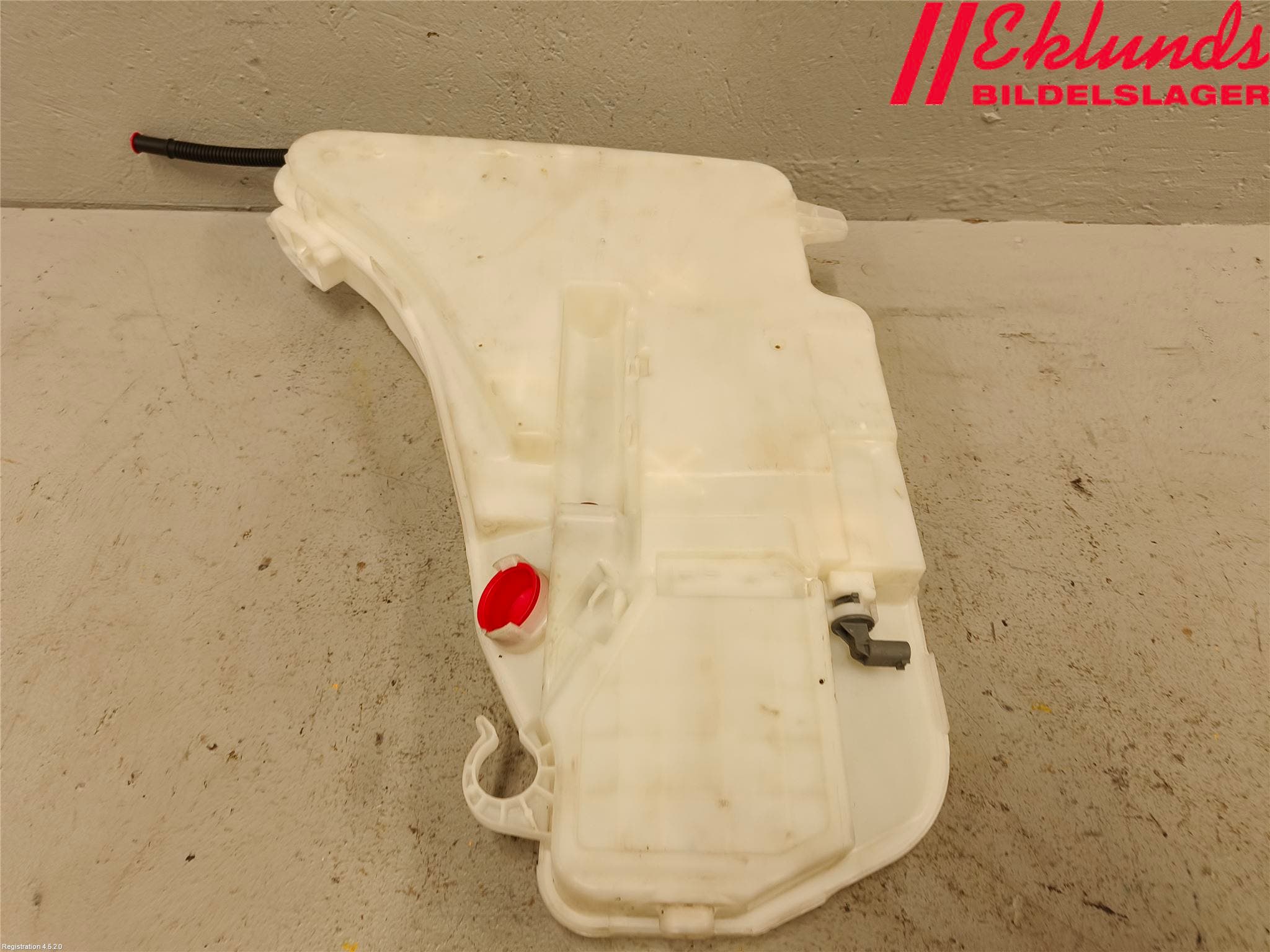 BMW 5 F10/F11/F18 09-17 Spolartank Vindruta