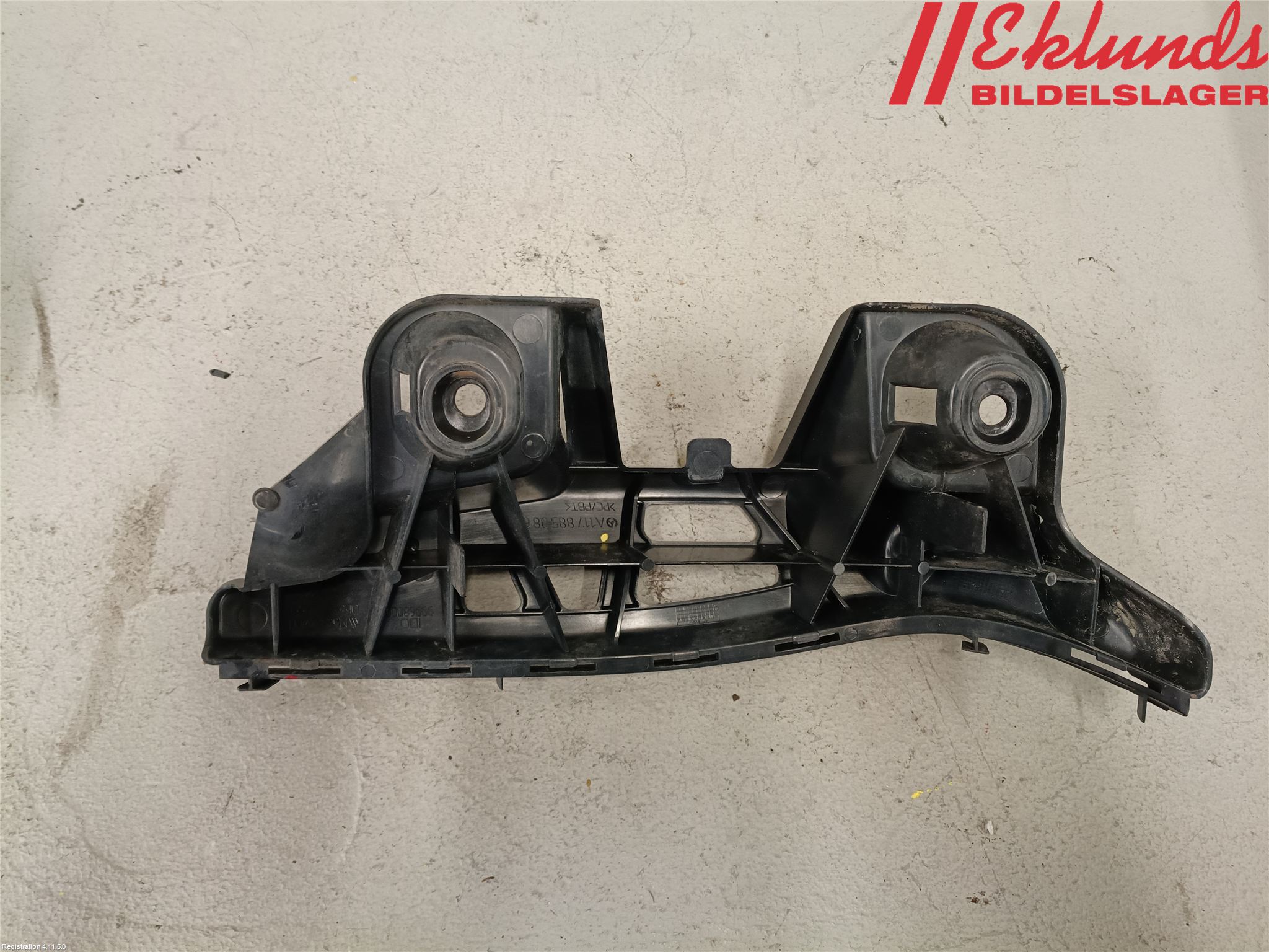 Mercedes-Benz MB CLA-KLASS (C117/X117) 13-19 Stötfångarfäste Bak Hö