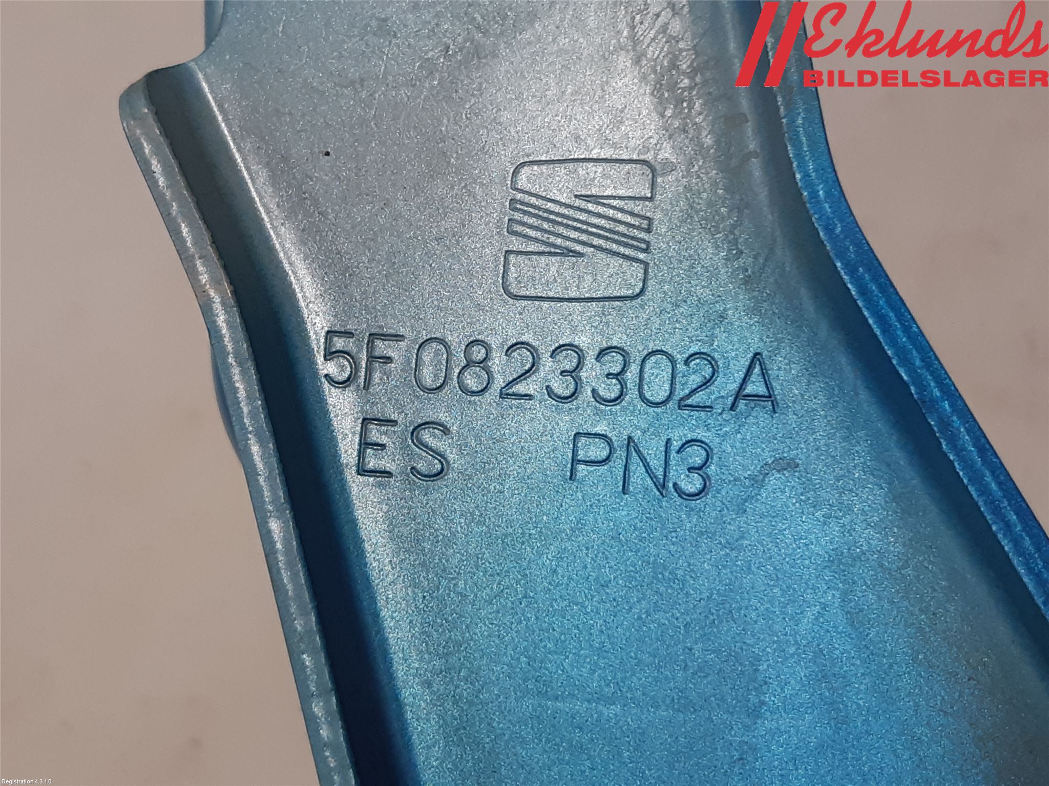 Seat LEON 13-20 Huvgångjärn