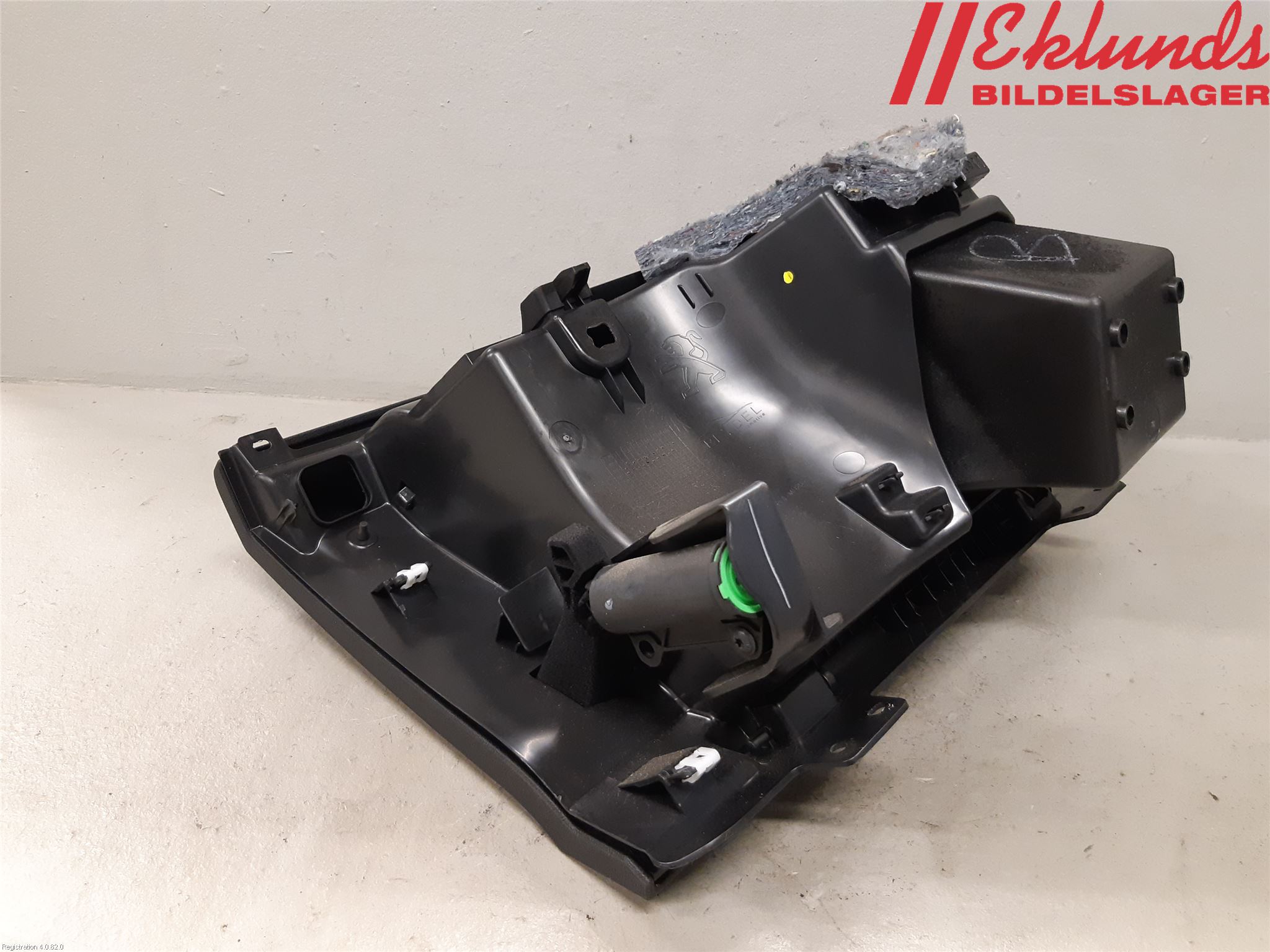 Peugeot 3008 17-24 Handskfack