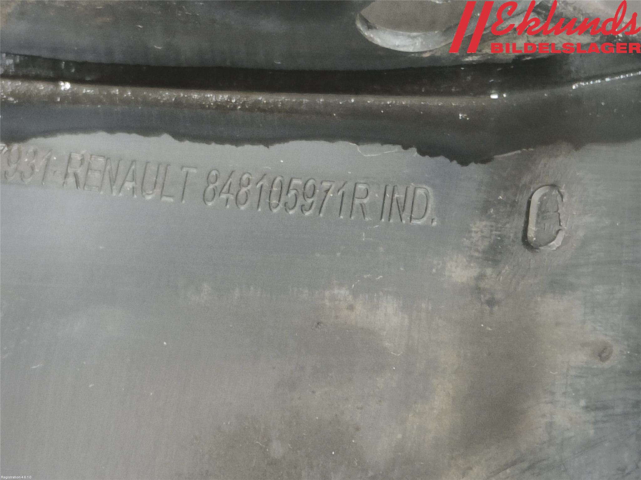 Renault TRAFIC/E-TECH 15- Skylt Belysning Fäste