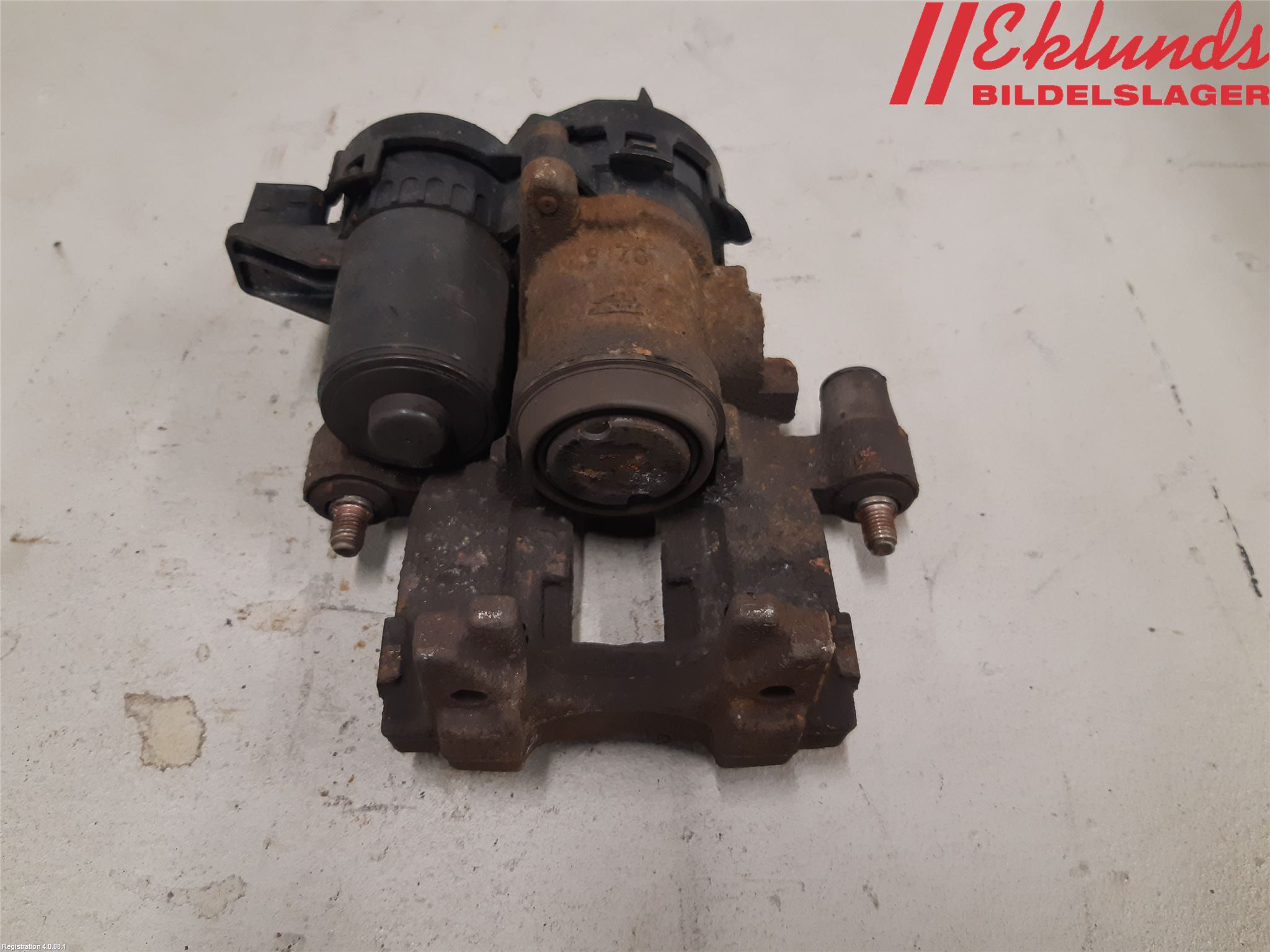 Volvo V90 17->> Bromsok Bak Vänster