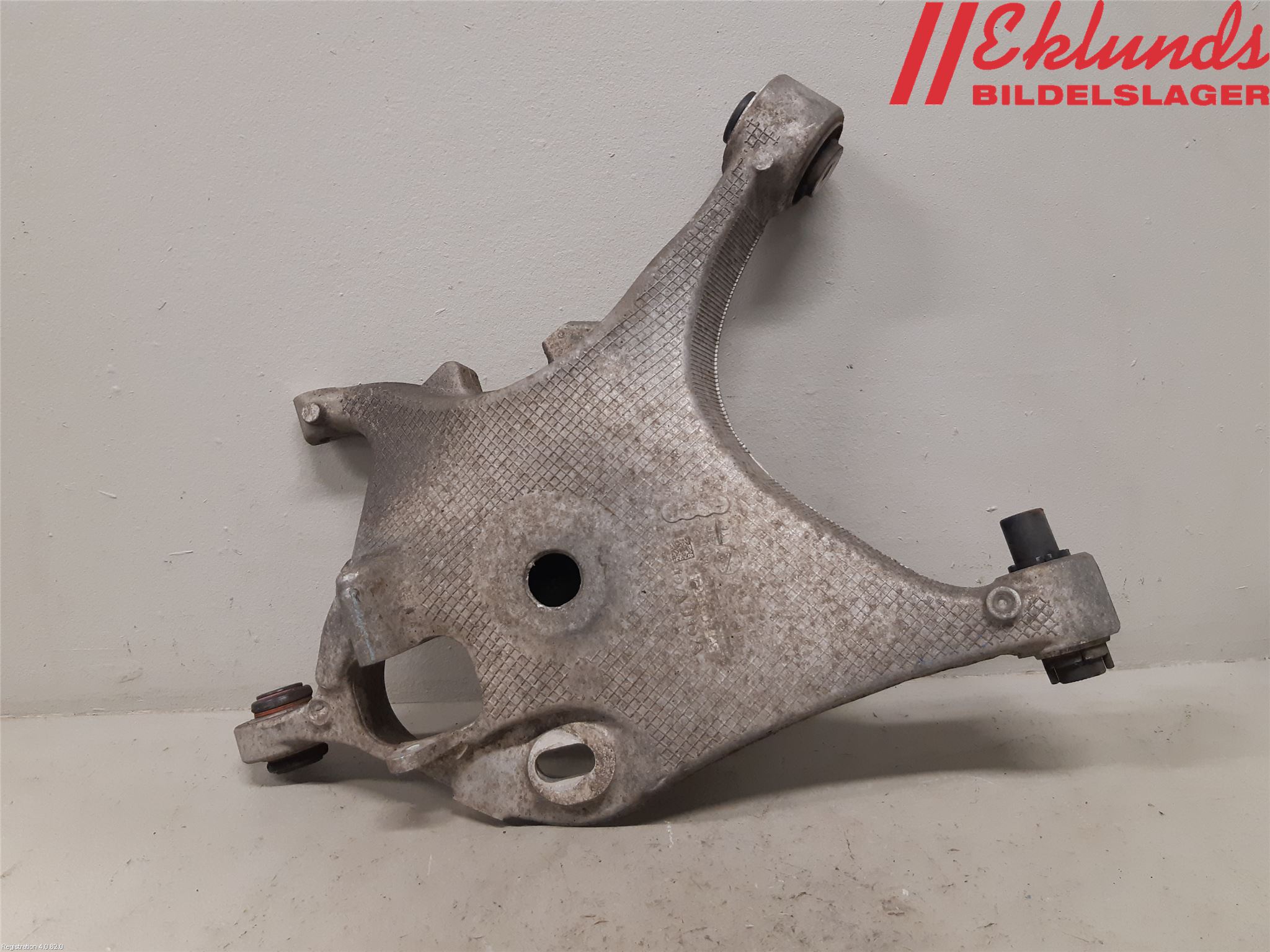 Volvo V90 17->> Bärarm Bak Höger