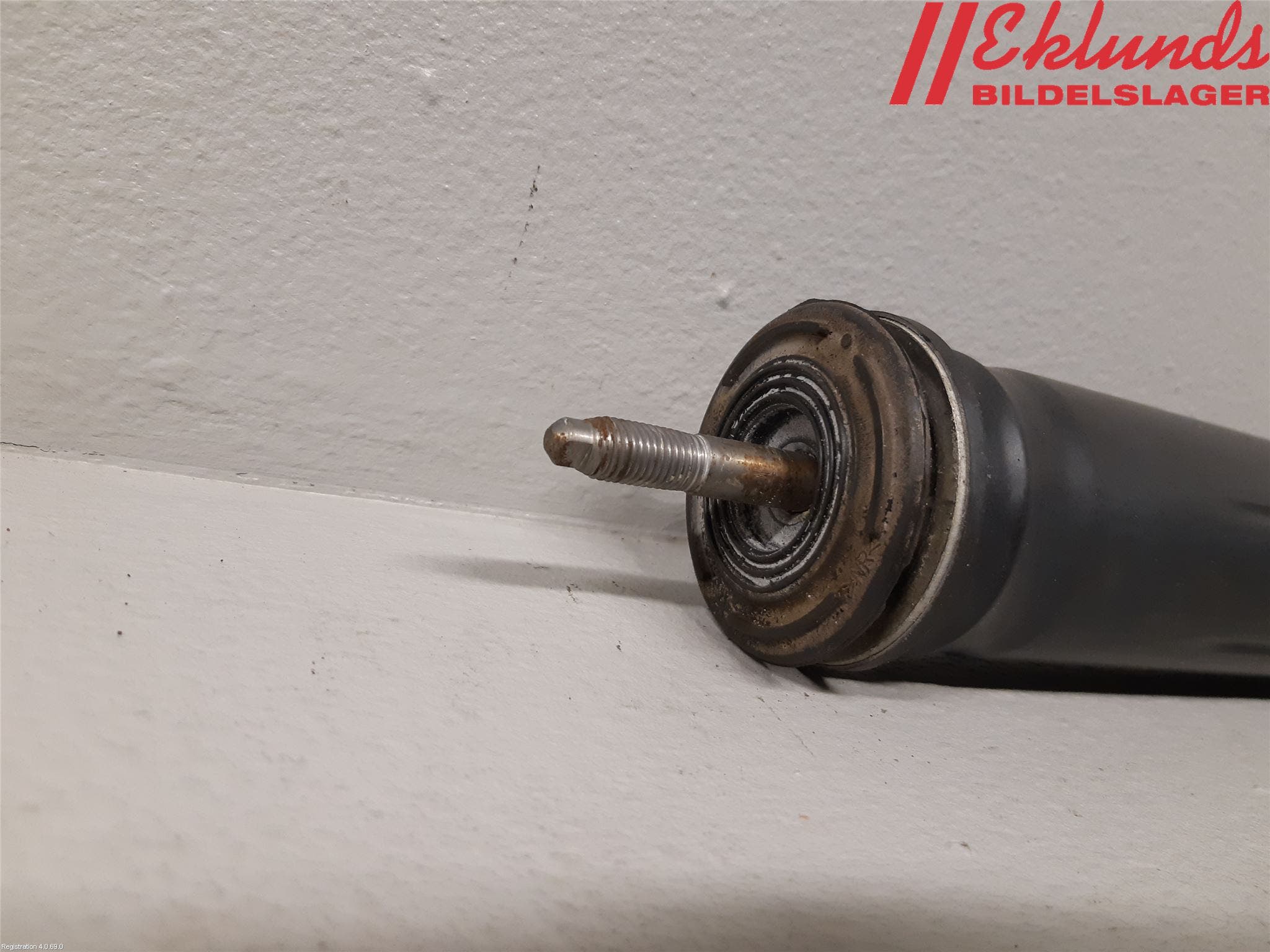 Toyota YARIS XP130 15-20 Stötdämpare Bak