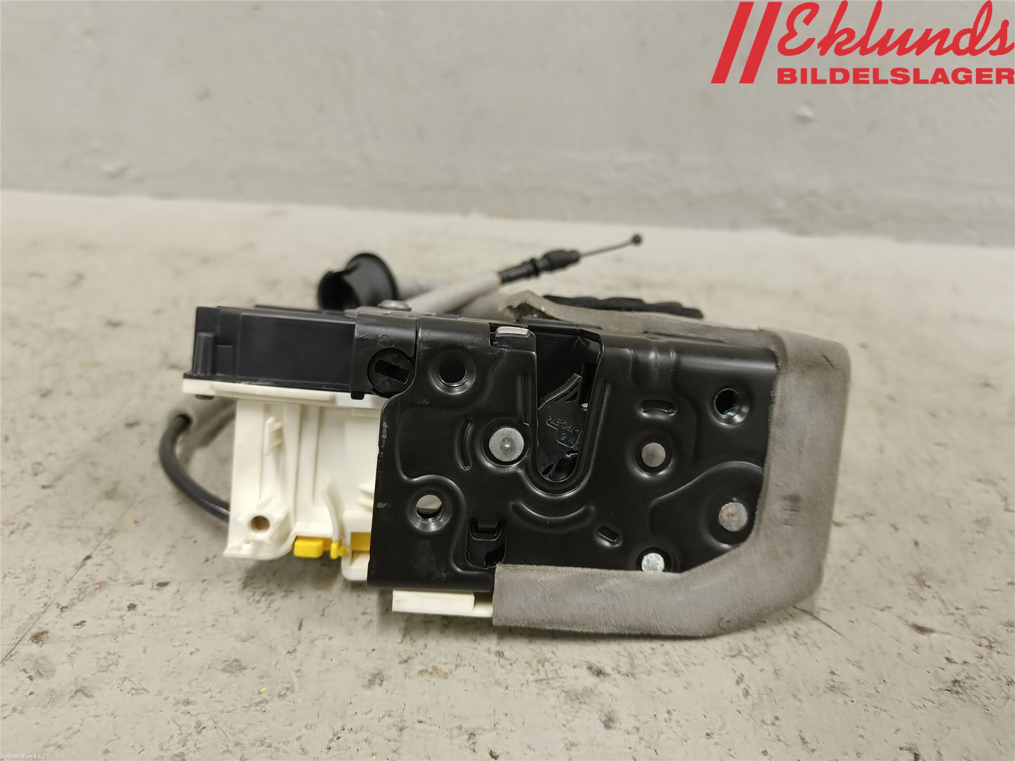 Audi A6 F2/C8 19- Låskista-Dörrlås