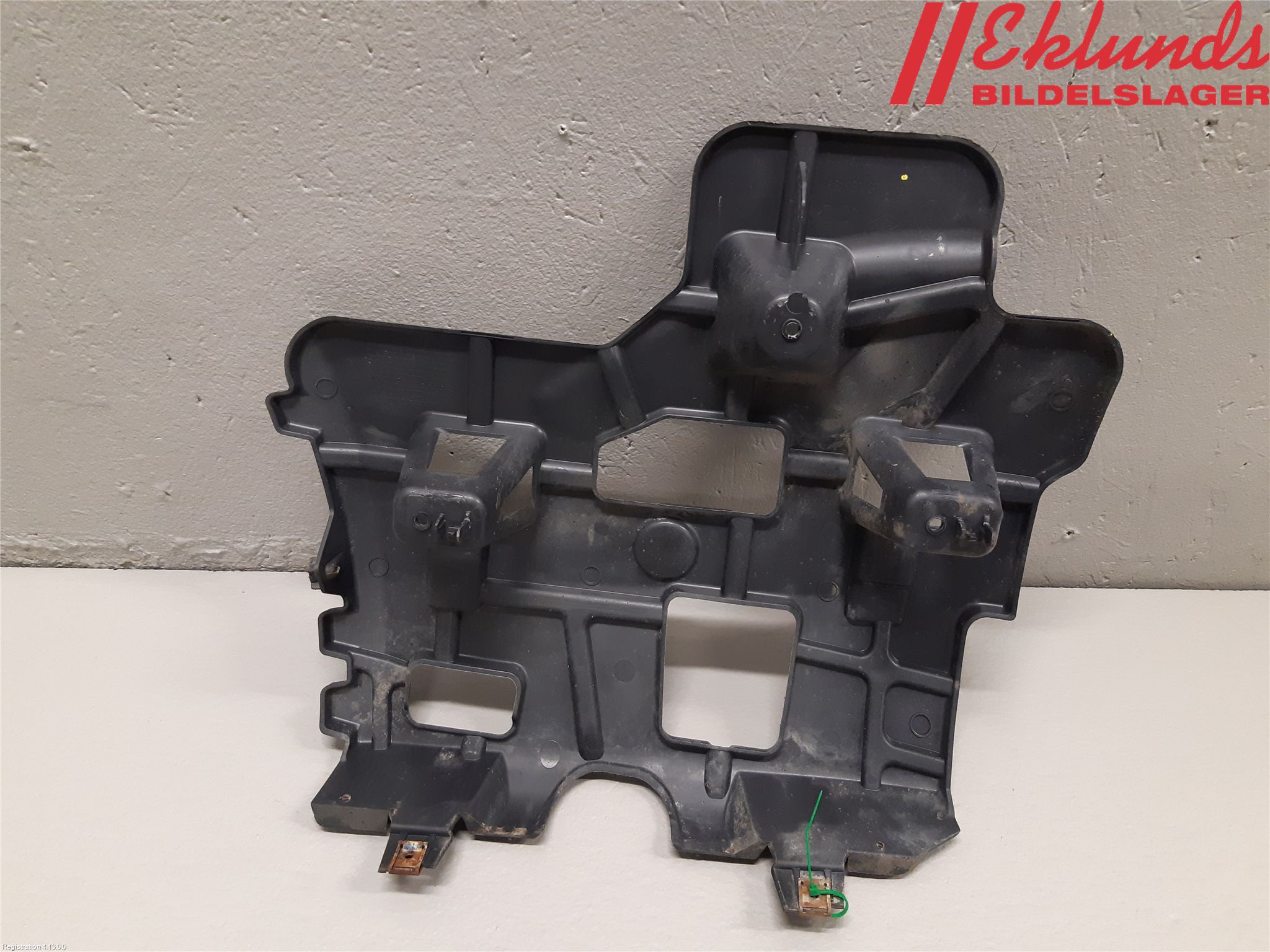 Renault MEGANE IV 16-23 Stötfångarfäste Bak Hö