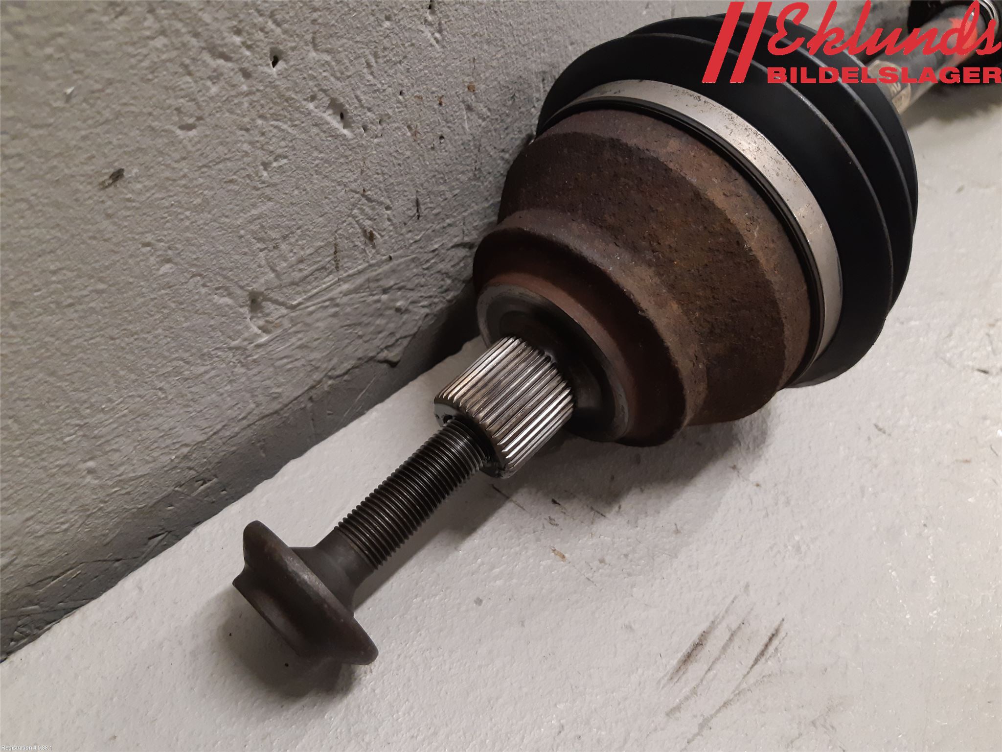 Audi A6/S6     05-11 Drivaxel Fram Vänster