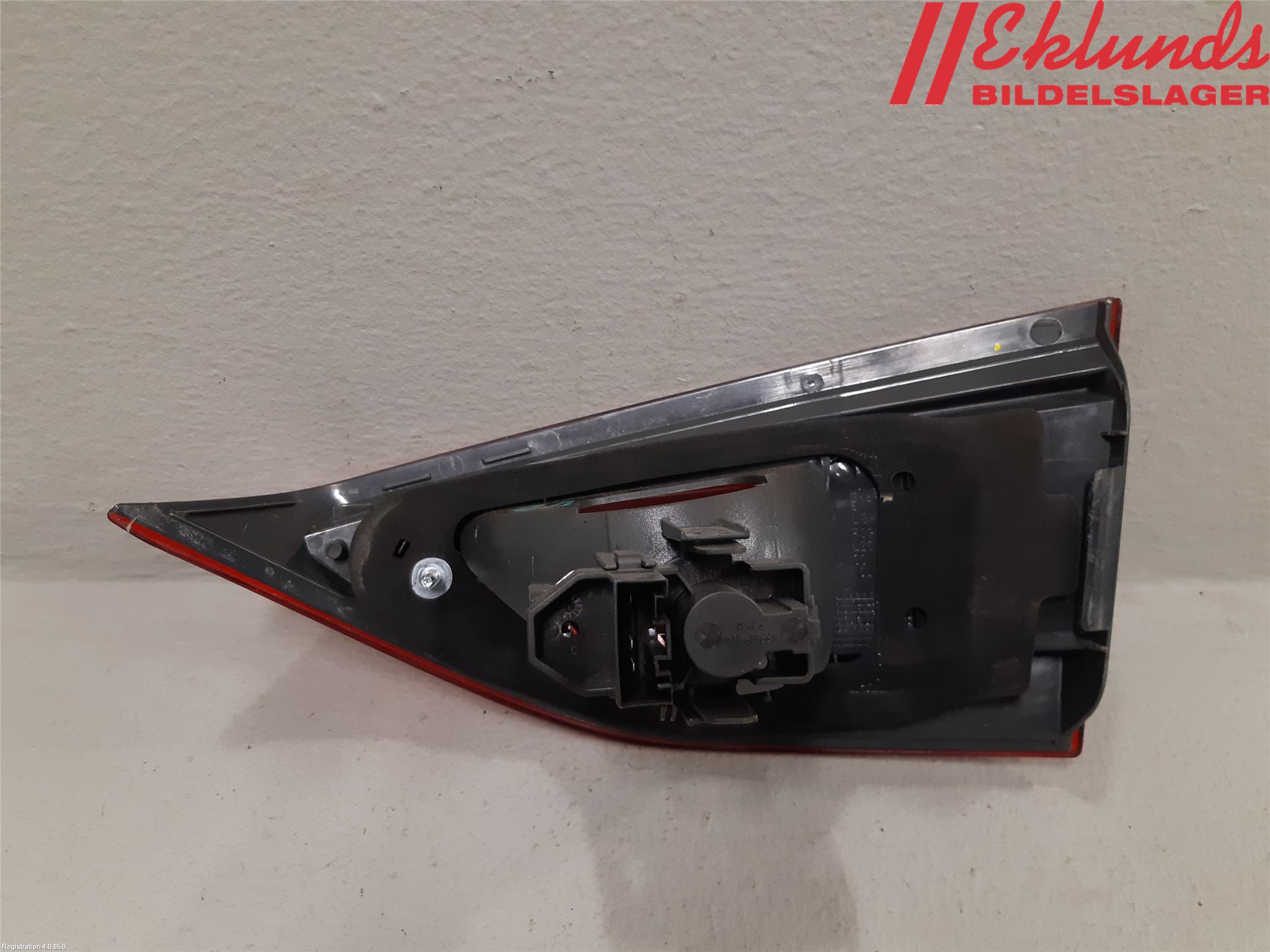 BMW X1 E84 10-15 Bakljus Lucka Vä