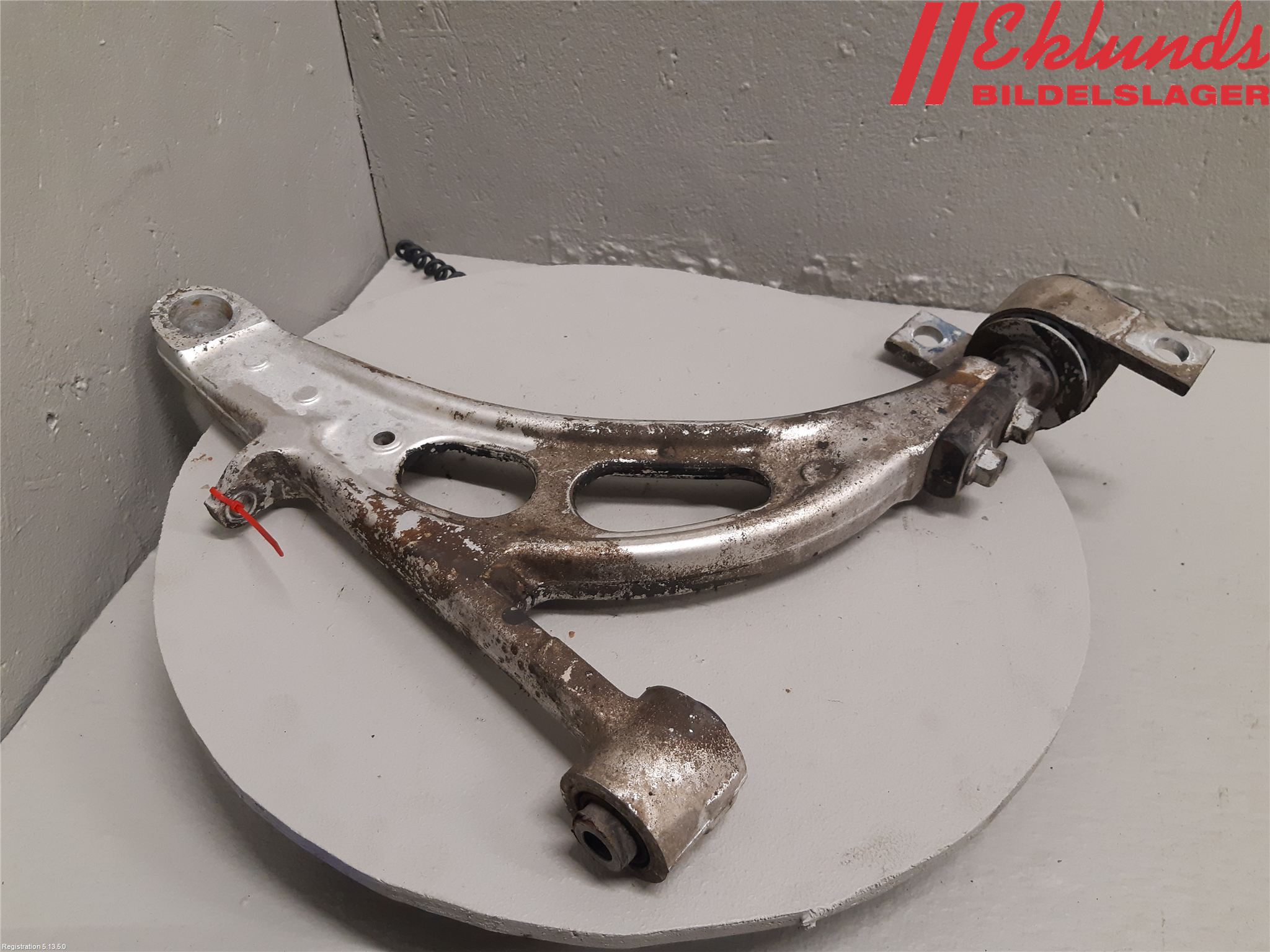 Subaru IMPREZA II  01-02 Bärarm Fram Undre Vä
