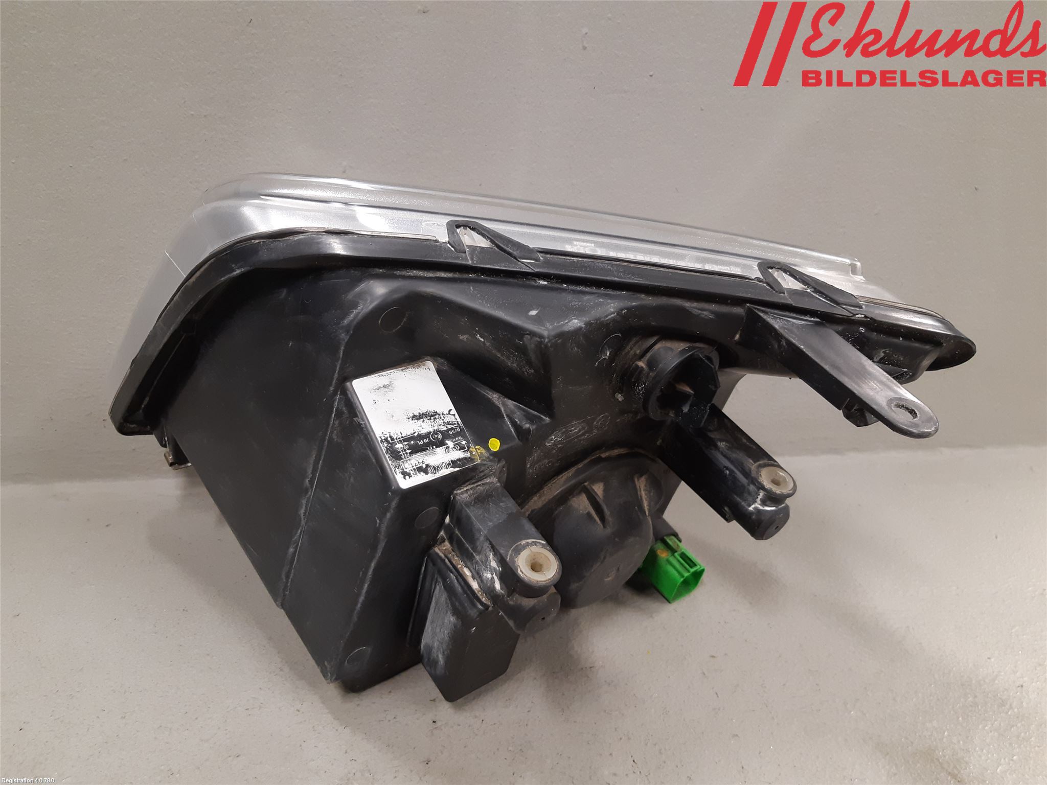 Ford TRANSIT CONNECT 09-13 Strålkastare Höger