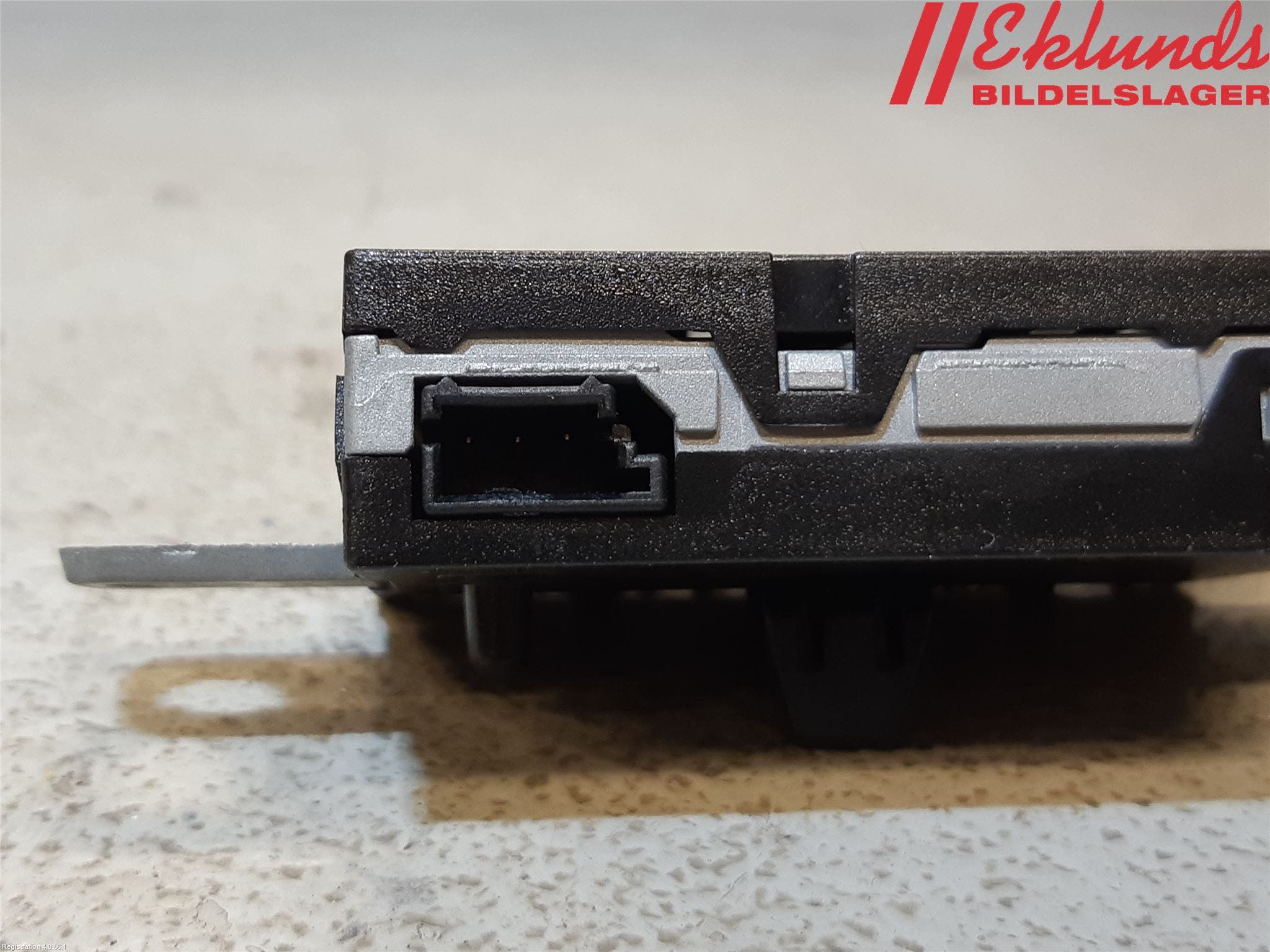 Volvo V40 12-19 Antennförstärkare