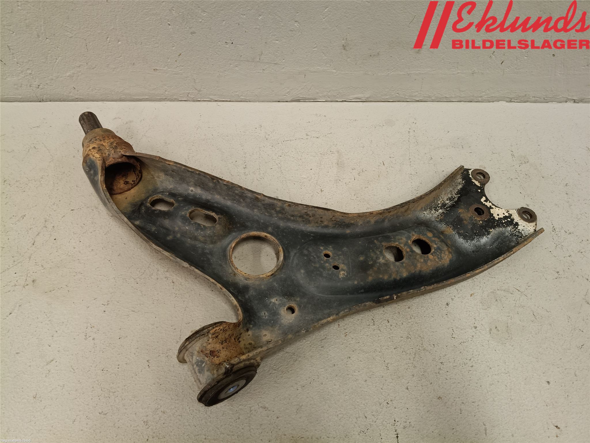 Volkswagen VW PASSAT 11-14 Bärarm Fram Undre Hö