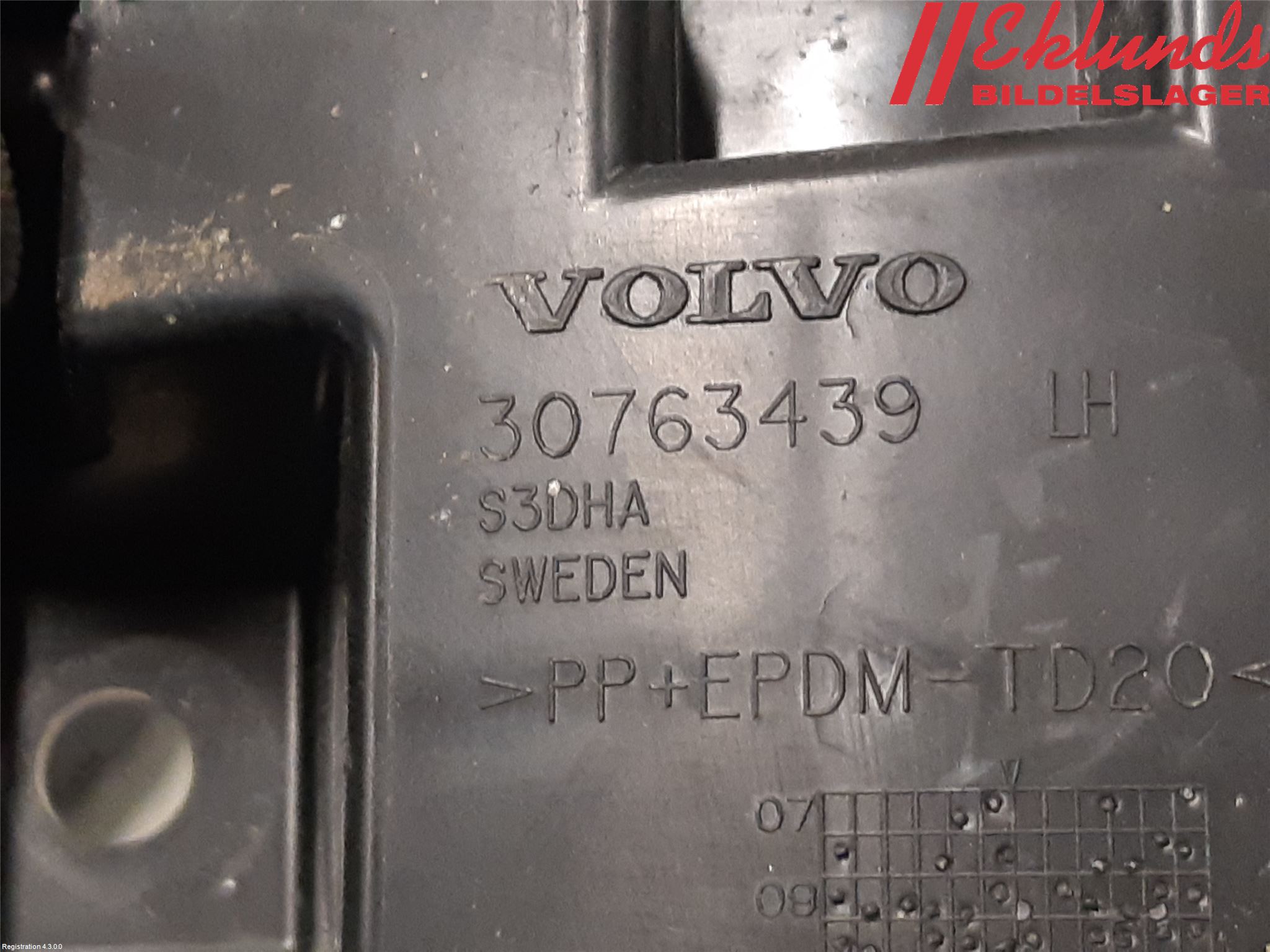 Volvo XC60 09-13 Stötfångarfäste Bak Vä