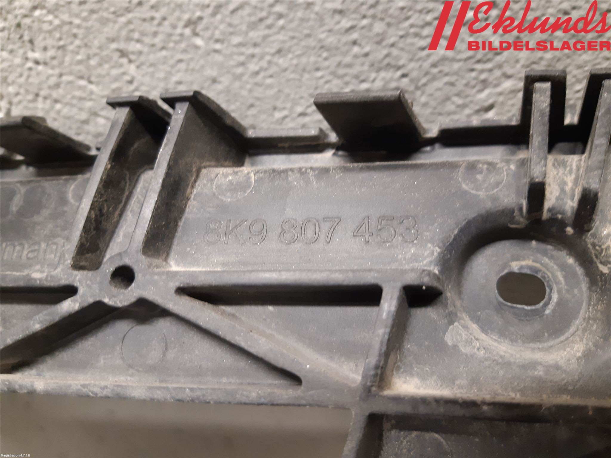 Audi A4/S4 08-11 Stötfångarfäste Bak Vä