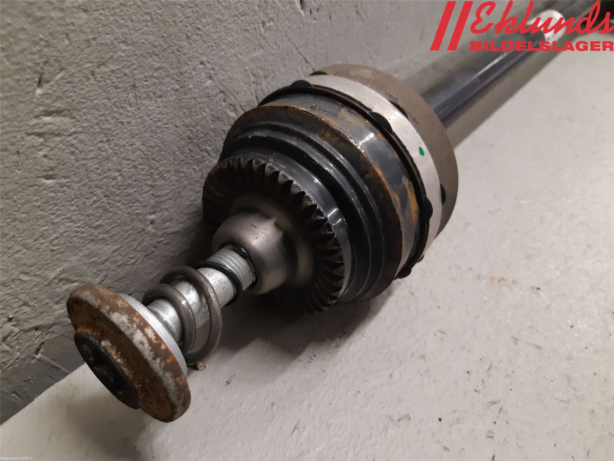 BMW 5 G30/G31/F90 17-23 Drivaxel Bak Höger