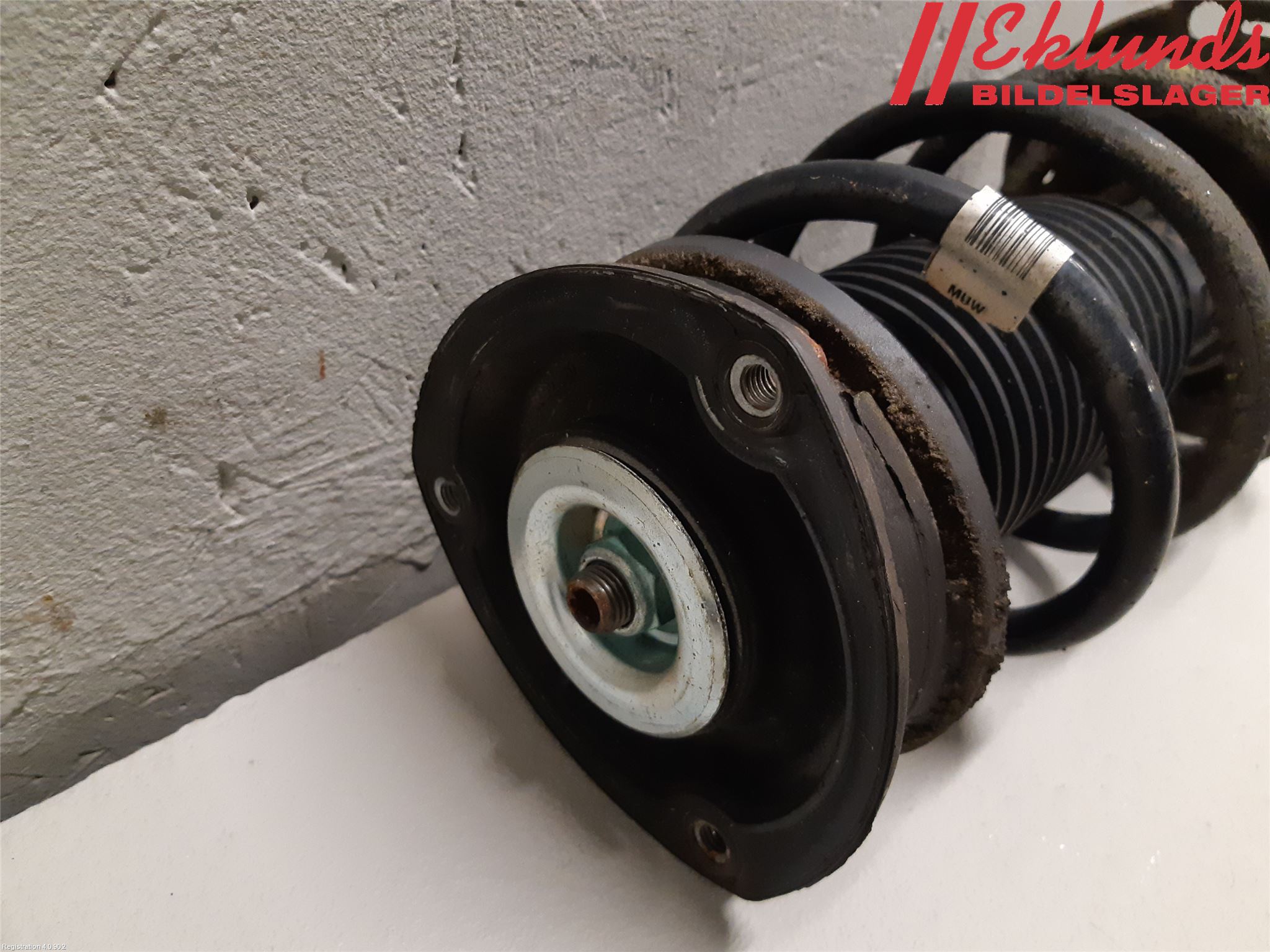 Volkswagen VW PASSAT 15-19 Fjäderben Fram Vänster