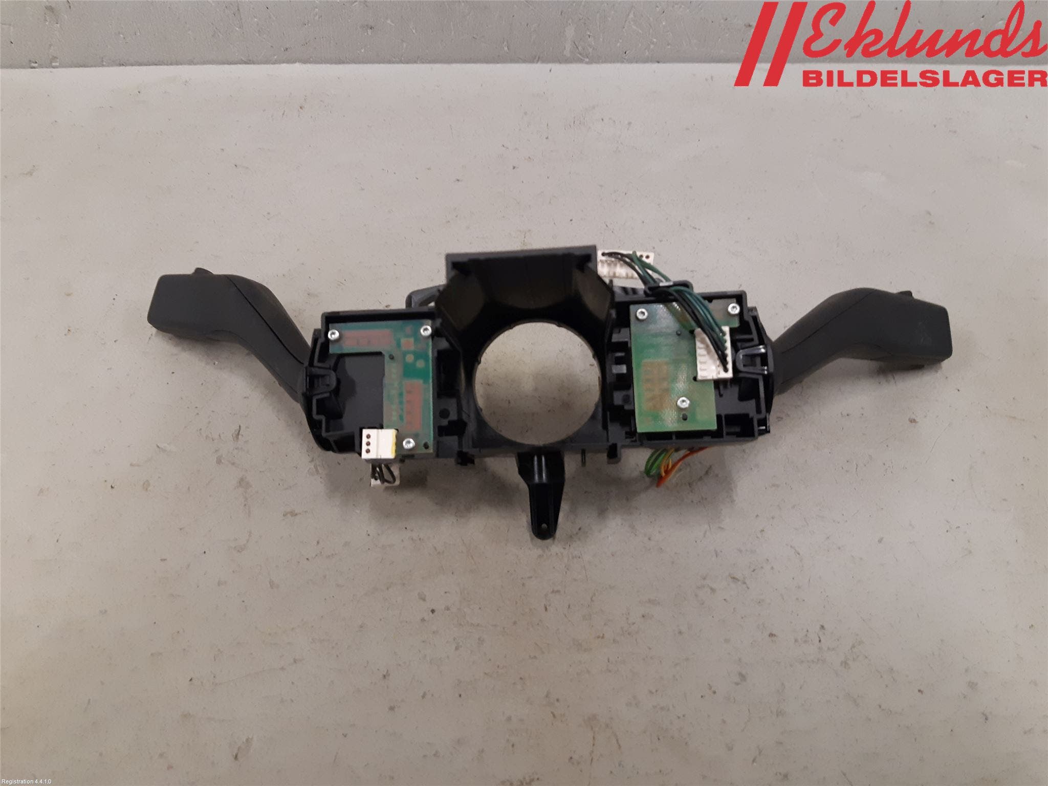 Volkswagen VW GOLF VI 09-13 Spakcentral