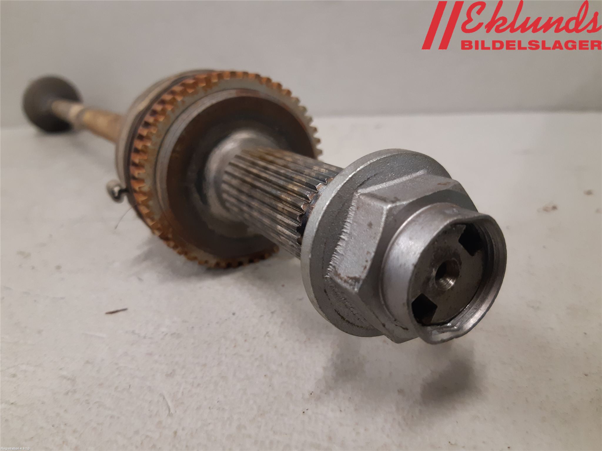 Kia SPORTAGE (QL) 16-21 Drivaxel Bak Vänster