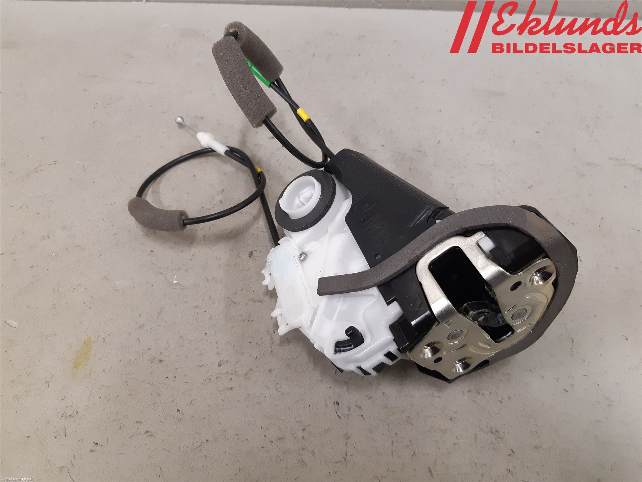 Toyota YARIS XP21 20- Låskista-Dörrlås