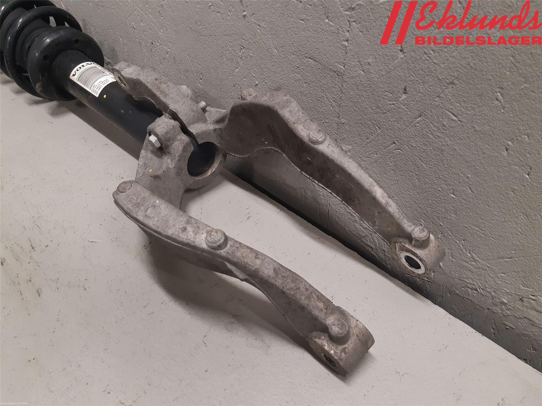 Volvo XC60 18- Fjäderben Fram Höger