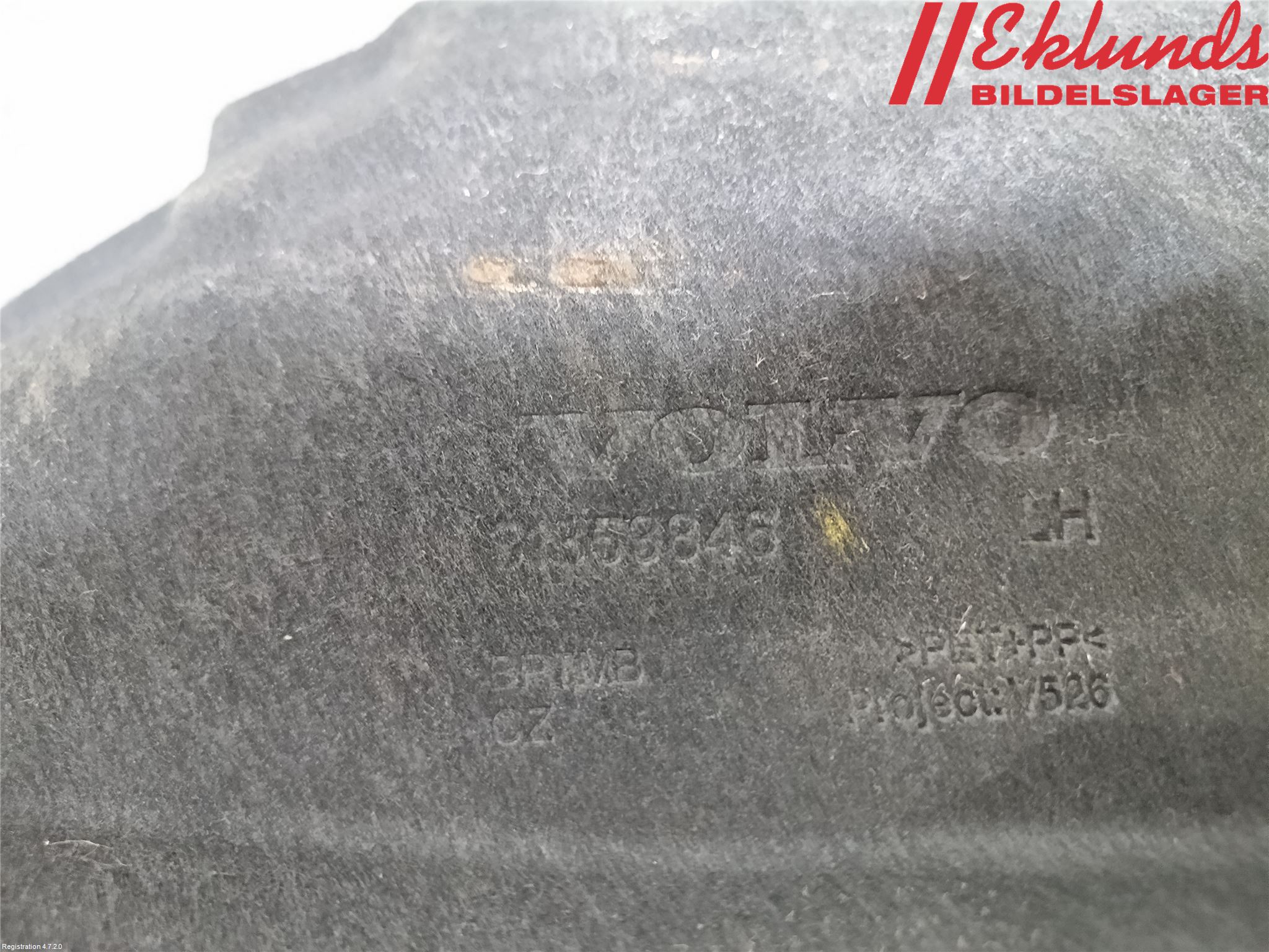 Volvo XC40/RECHARGE 18- Skärm Inner