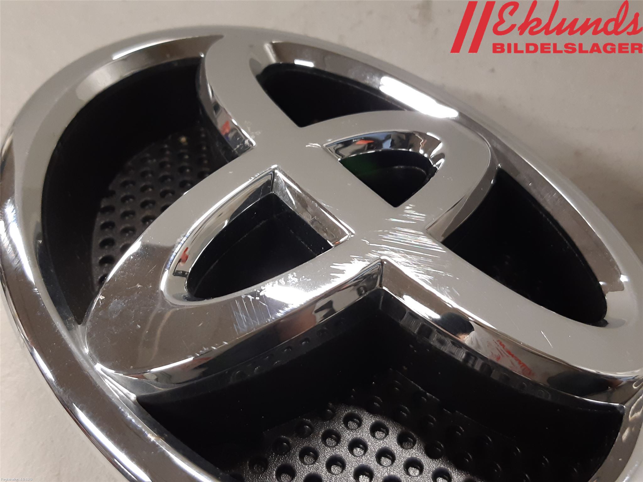 Toyota YARIS XP130 15-20 Emblem