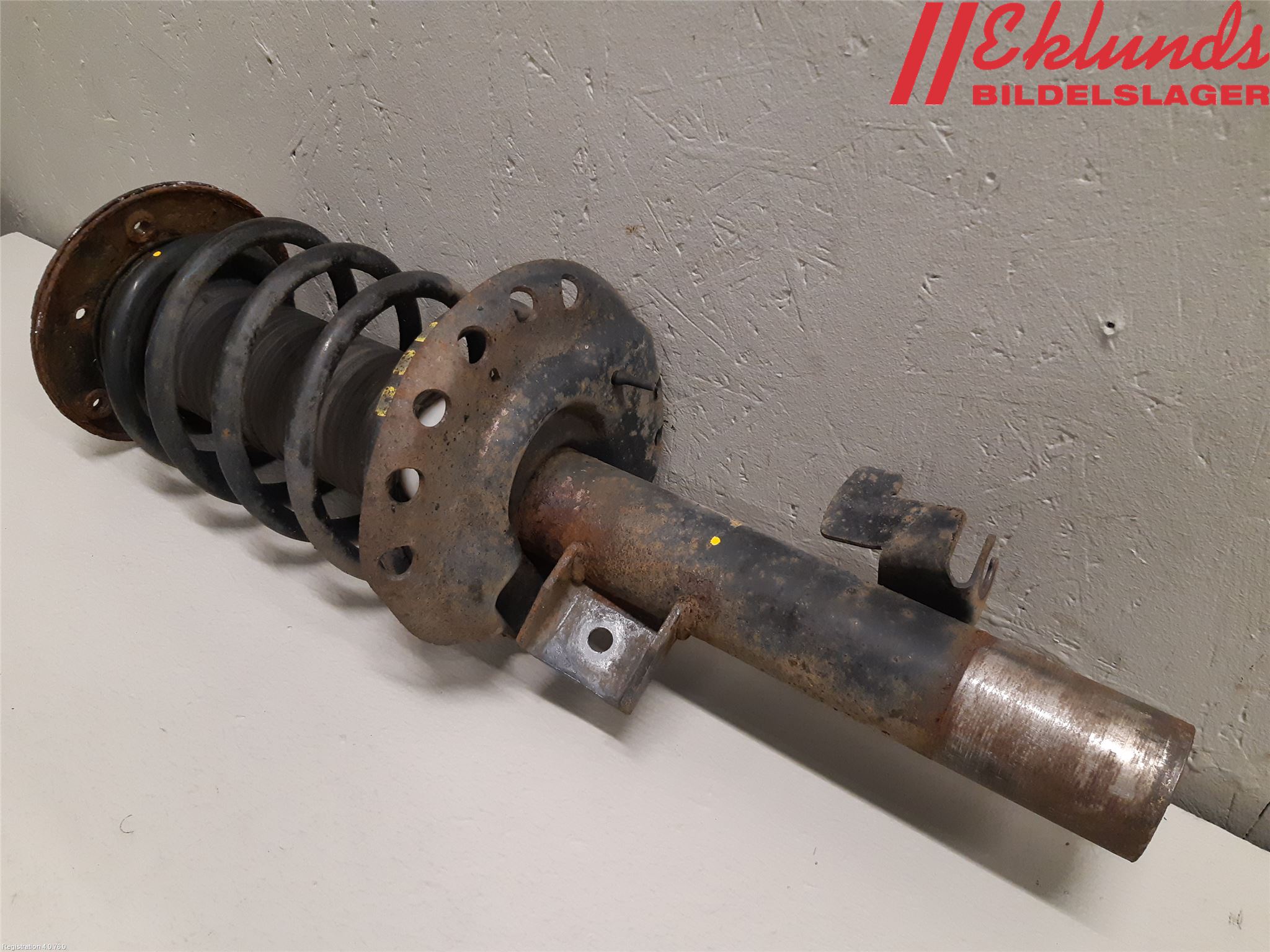 Volvo V70 08-13 Fjäderben Fram Höger