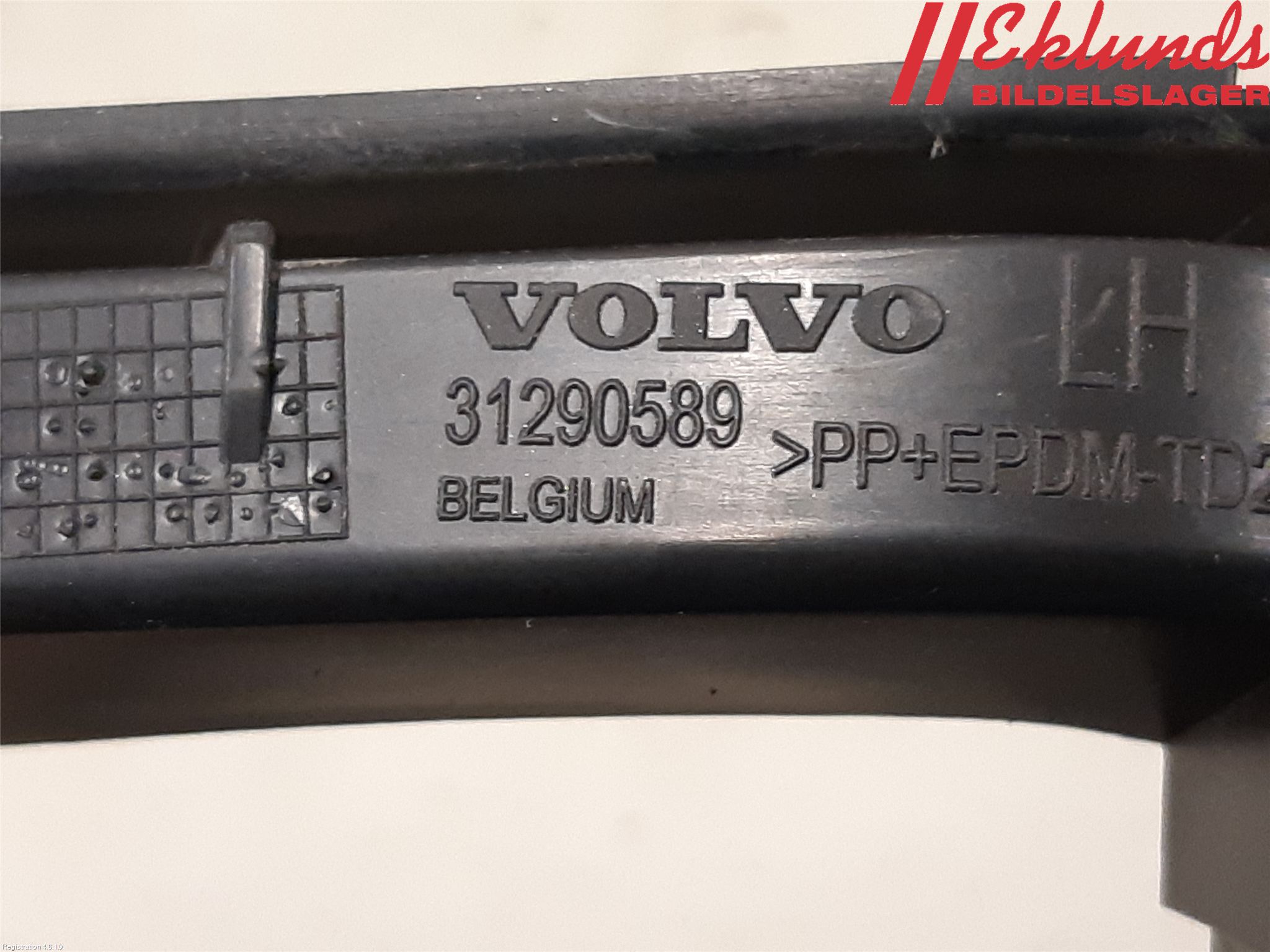 Volvo V40 12-19 Stötfångarfäste Bak Vä