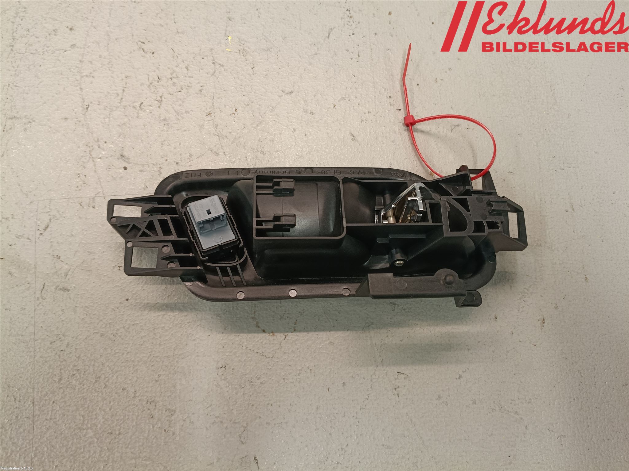 Volkswagen VW AMAROK 2H 10-22 Dörrhandtag Inre Vä
