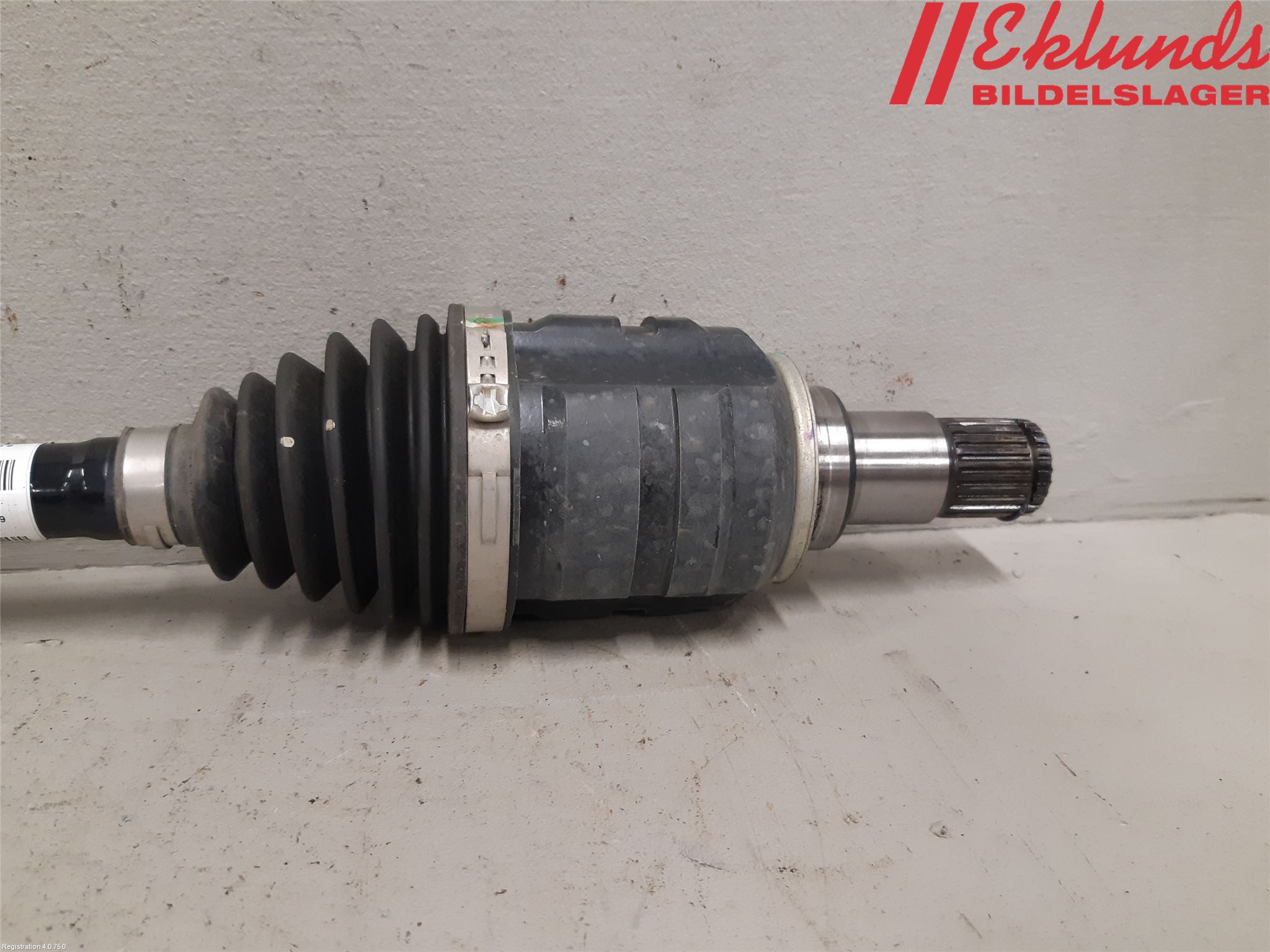 Toyota C-HR 16-23 Drivaxel Fram Vänster