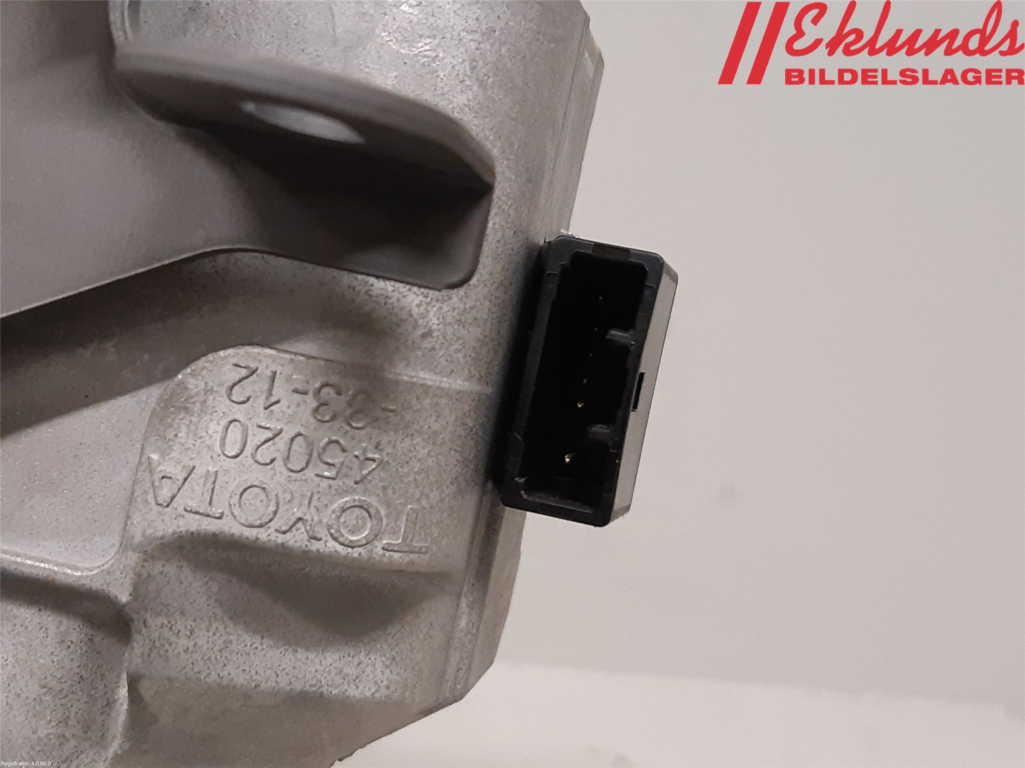 Toyota RAV4 19- Rattaxelagg Justerbart