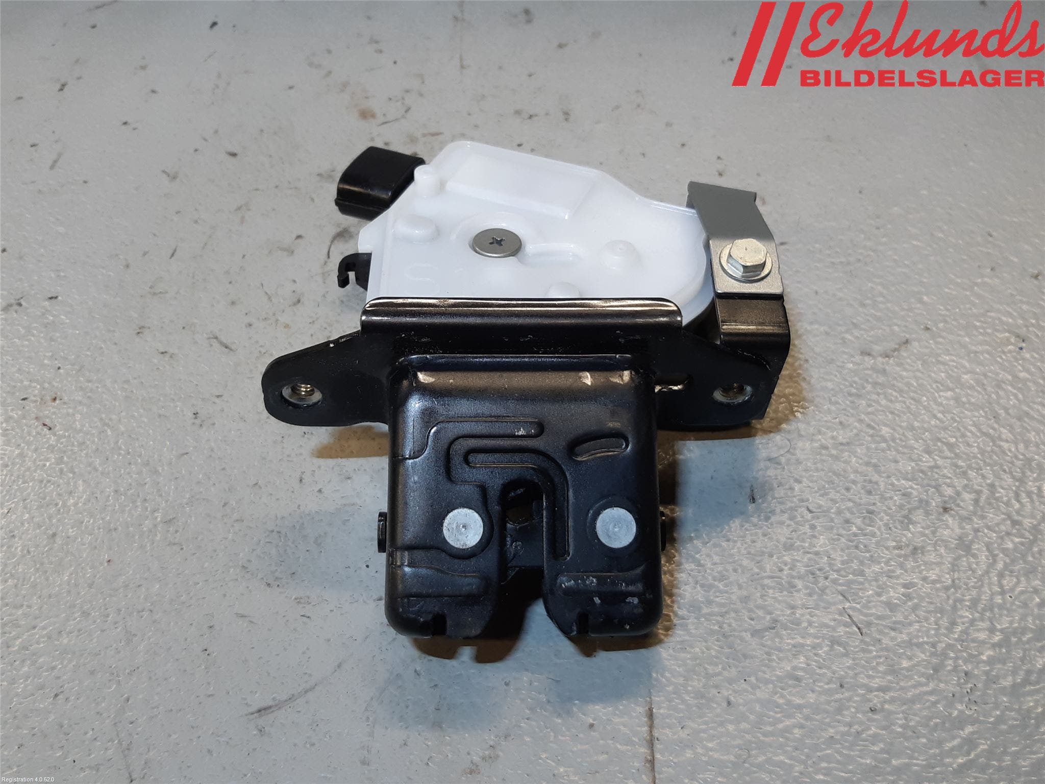 Toyota PRIUS (ZVW50) 16-21 Låskista Baklucka