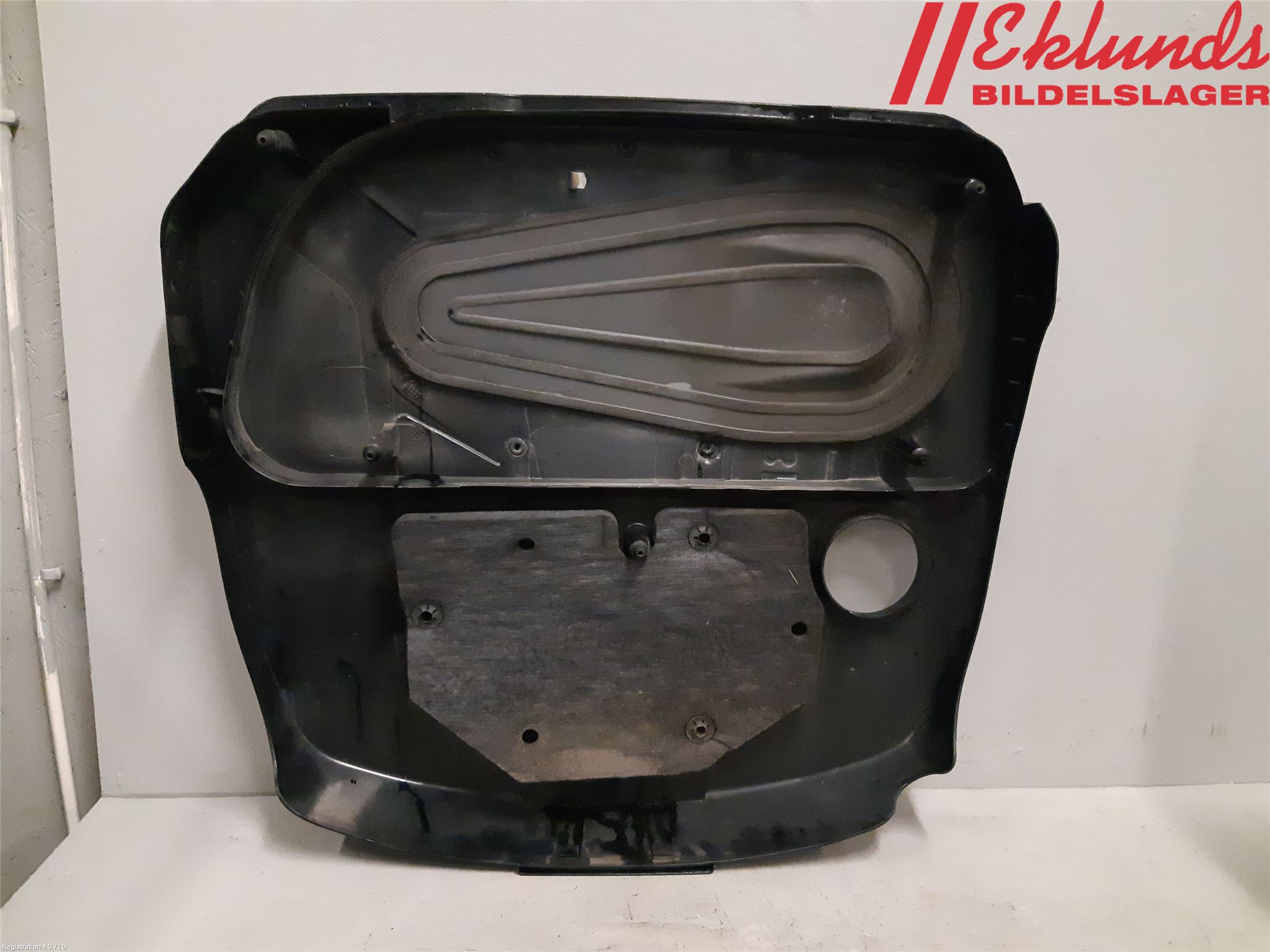 BMW 5 F10/F11/F18 09-17 Motorkåpa