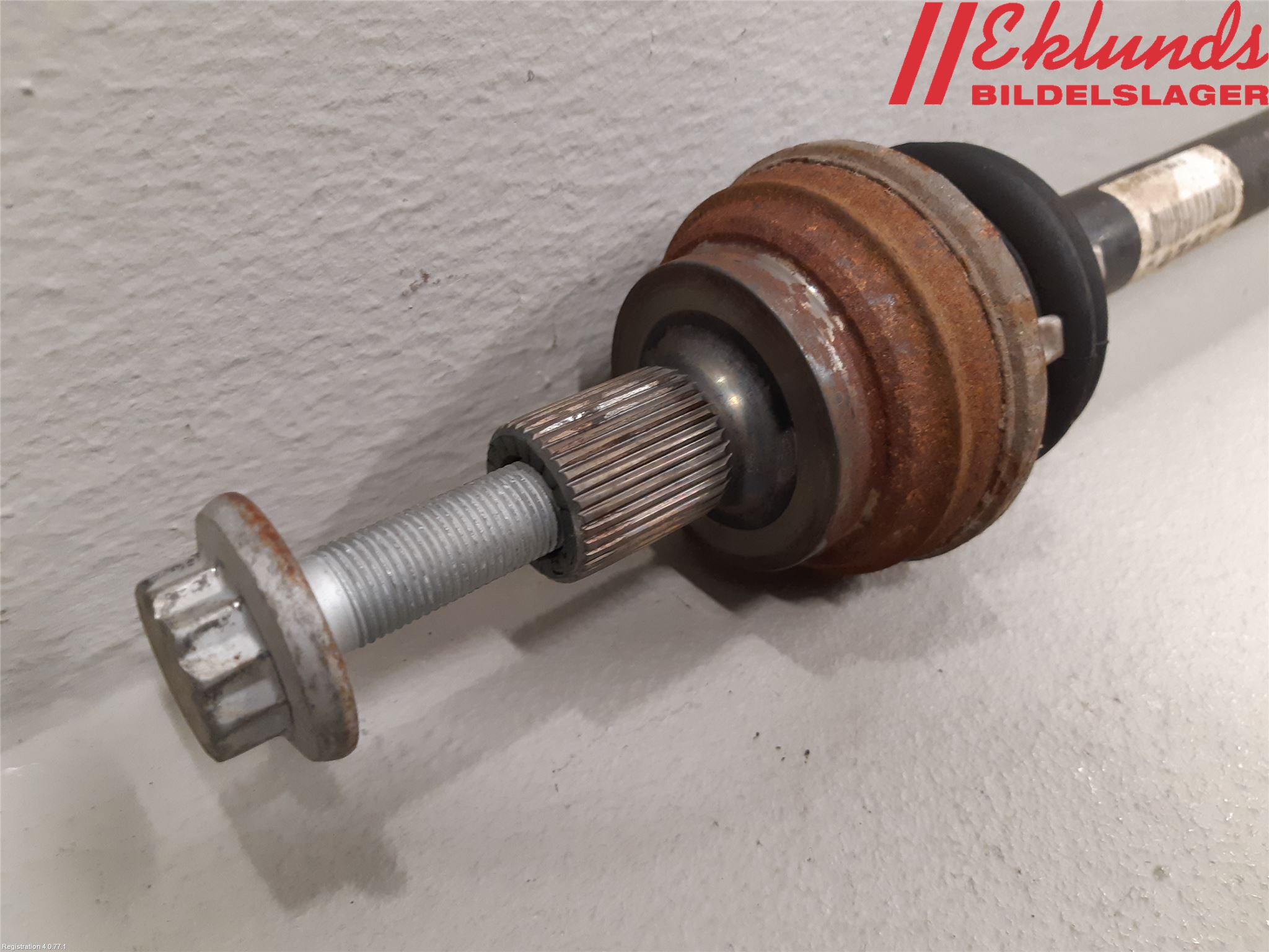Volkswagen VW TIGUAN 16-24 Drivaxel Bak Höger