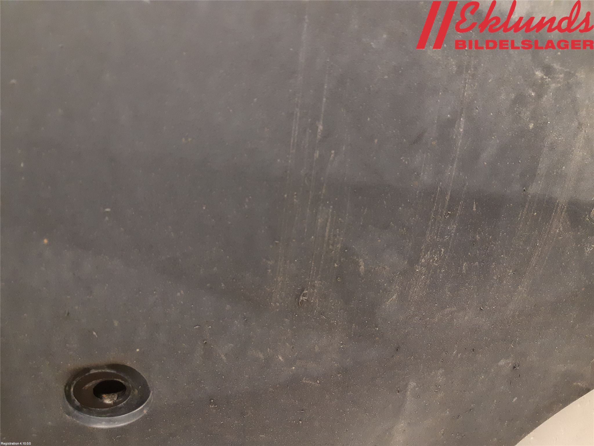 Tesla MODEL 3 17- Hasplåt Plåt-Plast