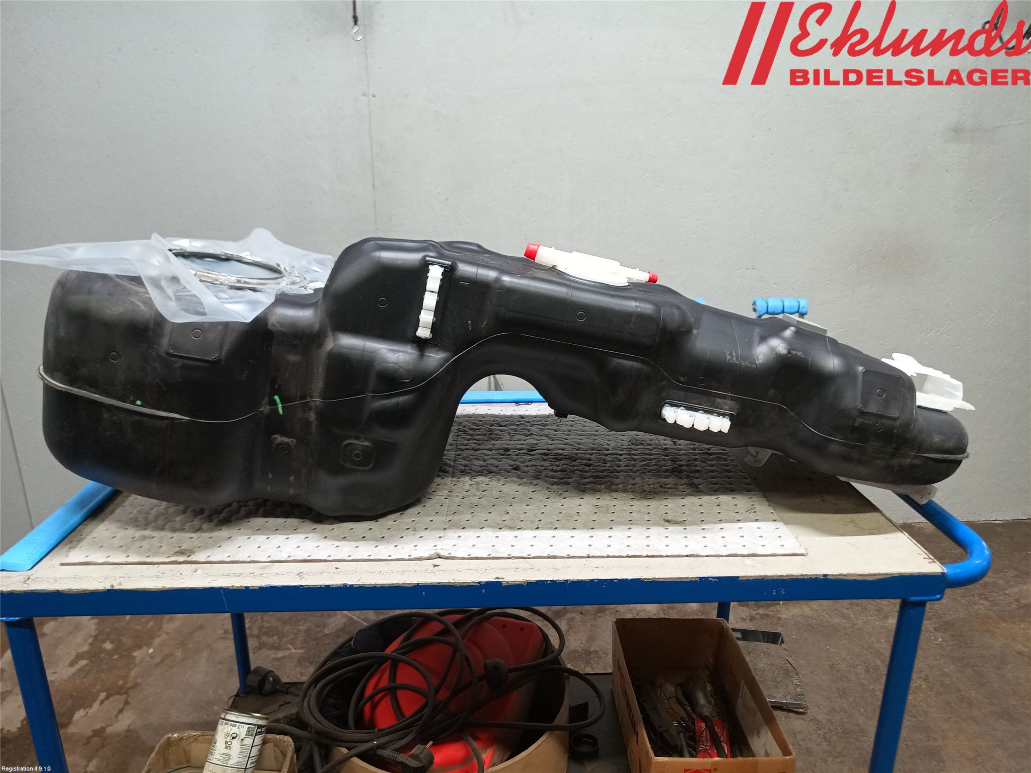 Volvo XC40/RECHARGE 18- Bränsletank