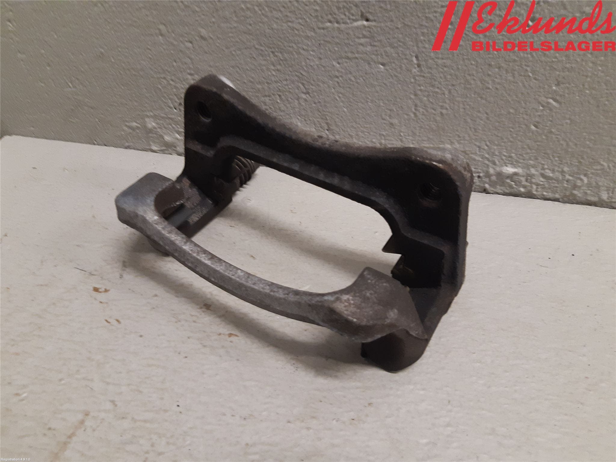 Volvo XC40/RECHARGE 18- Bromsokshållare