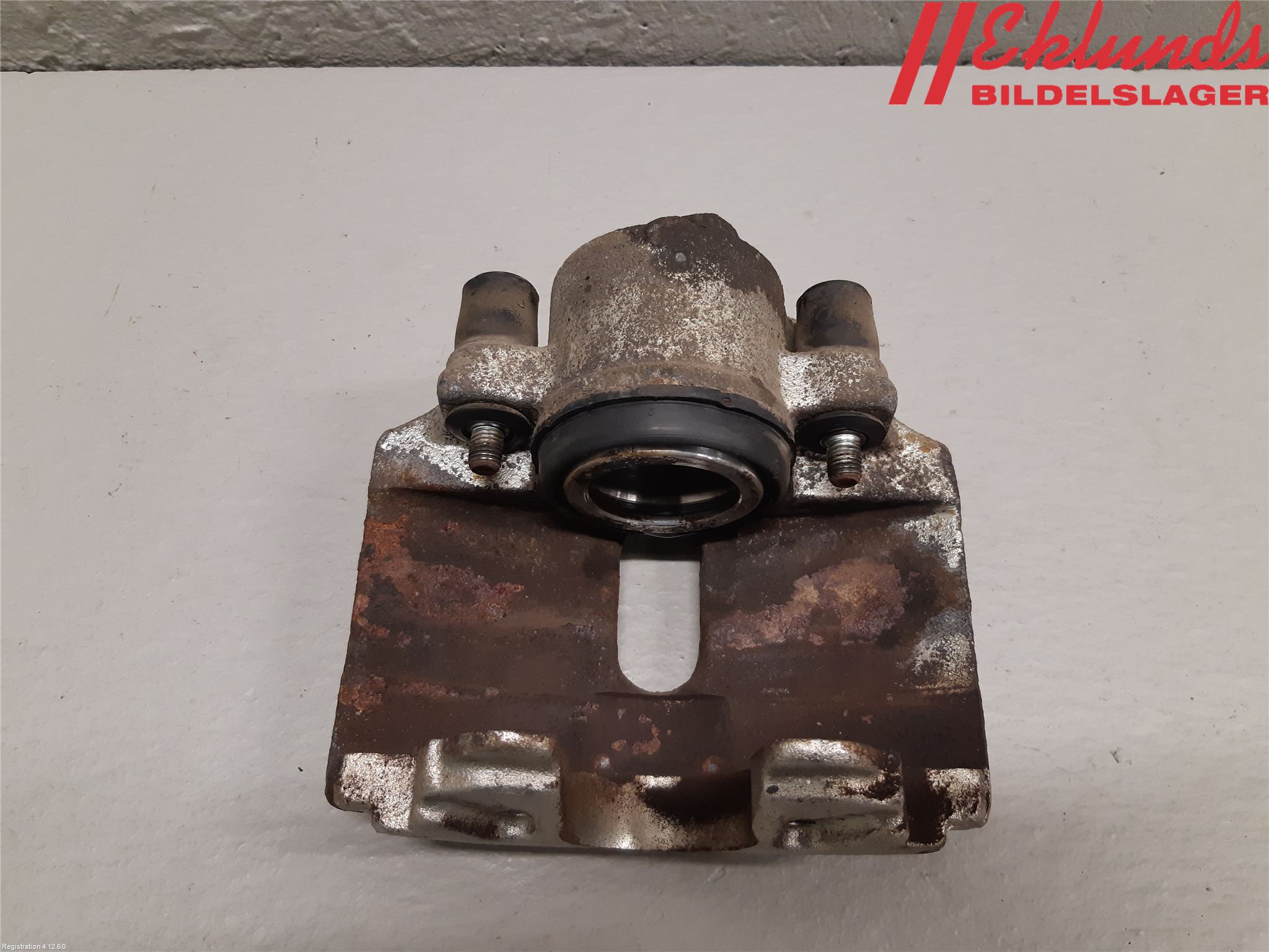 Volkswagen VW PASSAT 11-14 Bromsok Fram Höger
