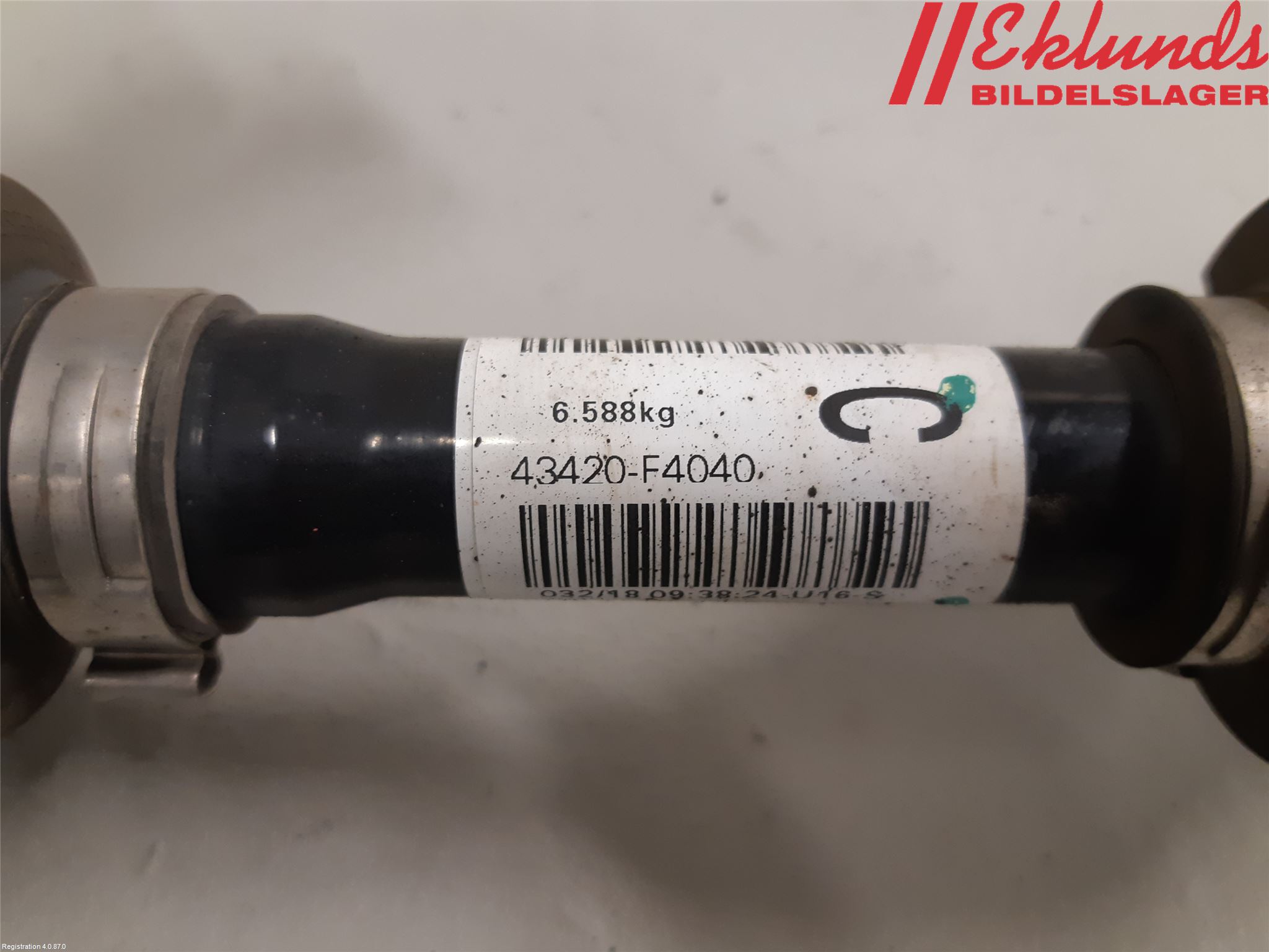 Toyota C-HR 16-23 Drivaxel Fram Vänster