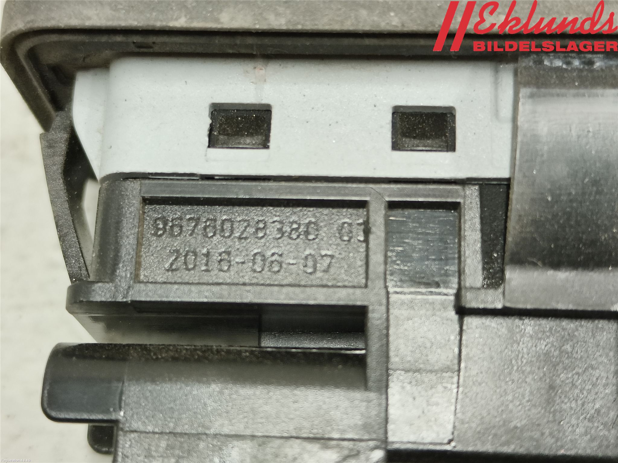 Peugeot 2008 13-20 Strömställare Baklucka