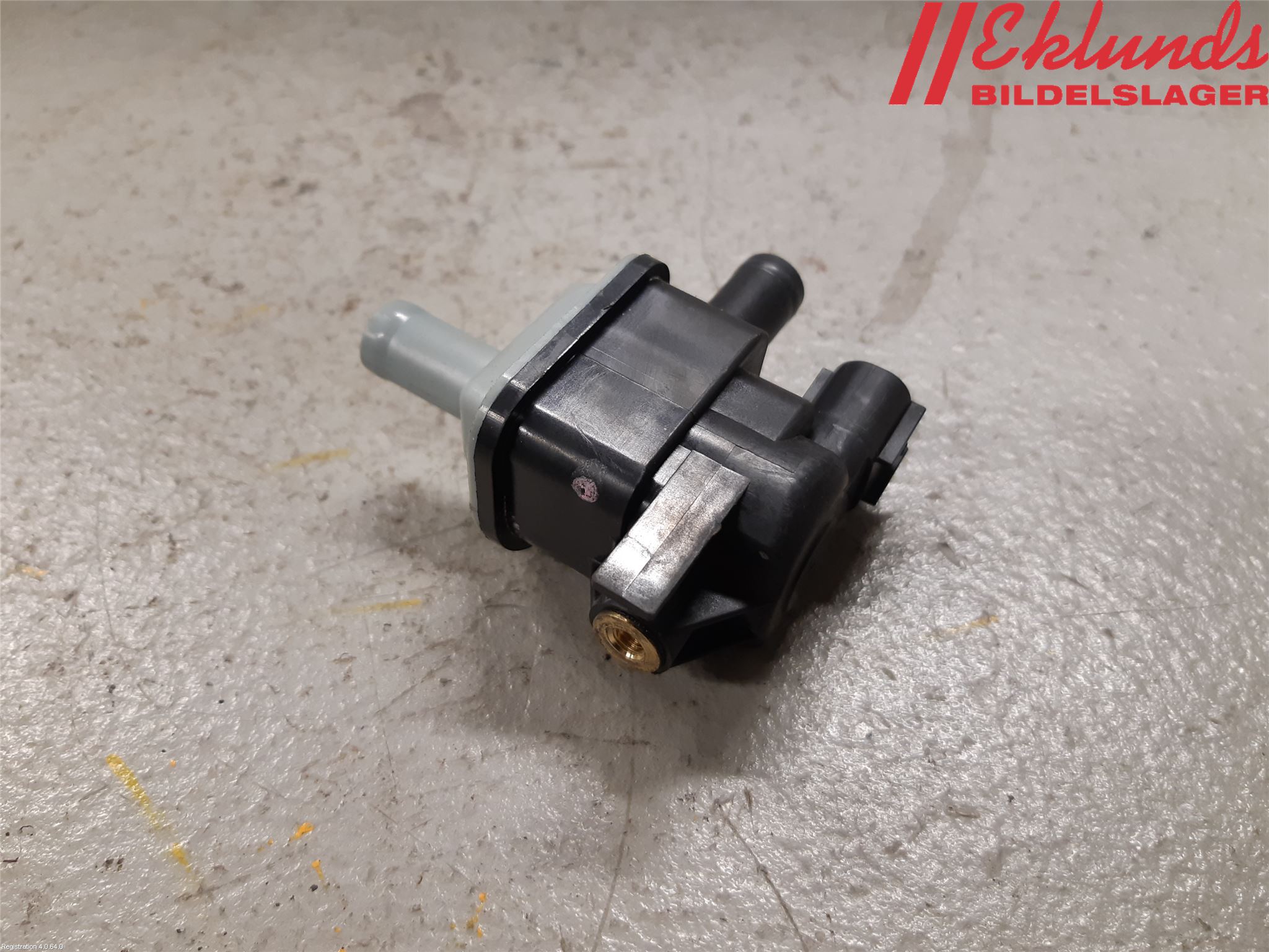 Lexus UX/300e 19- Vakuumventil