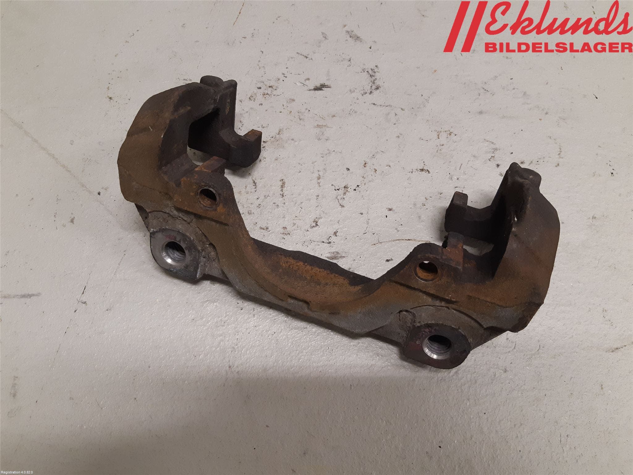 Volvo V90 17->> Bromsokshållare