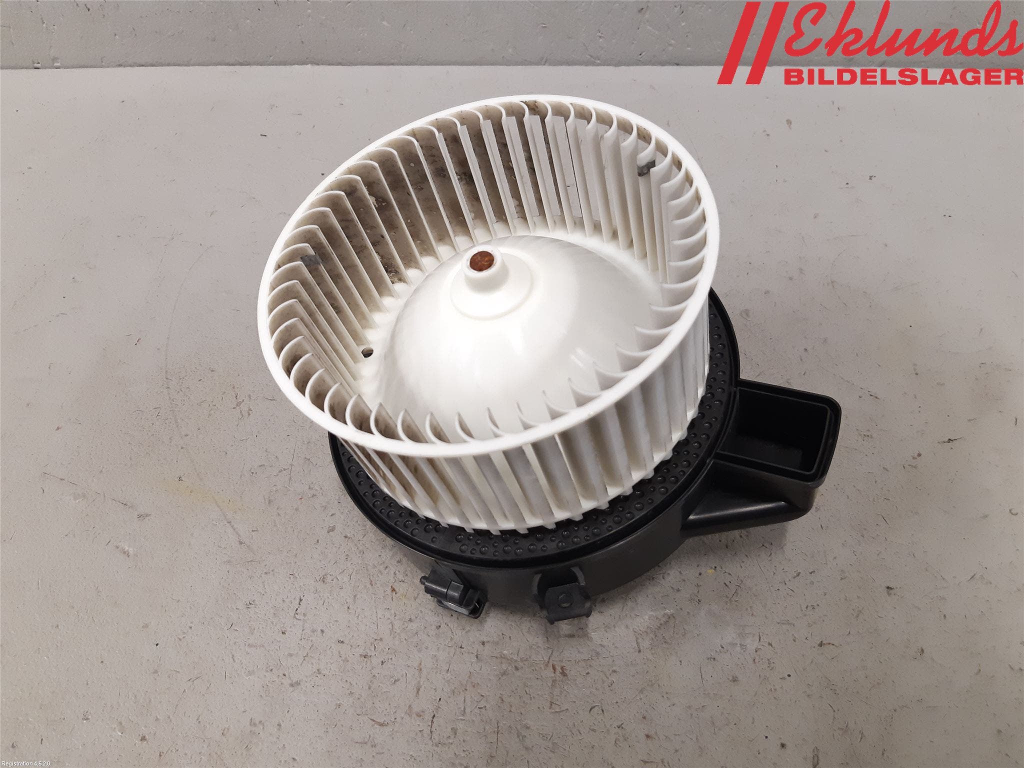 Volvo V90 CROSS COUNTRY 17->> Värmefläkt