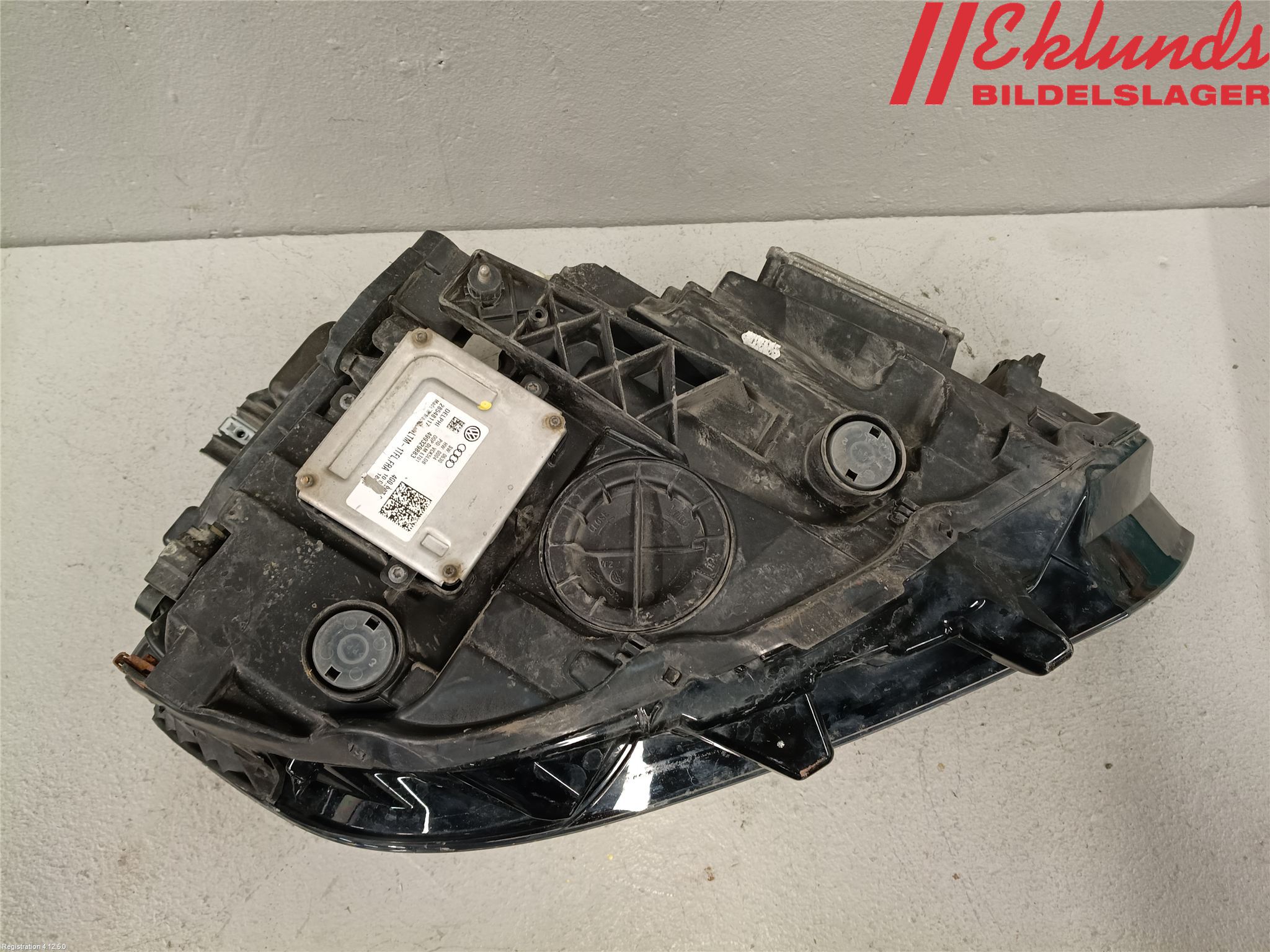 Volkswagen VW PASSAT 15-19 Strålkastare Vänster