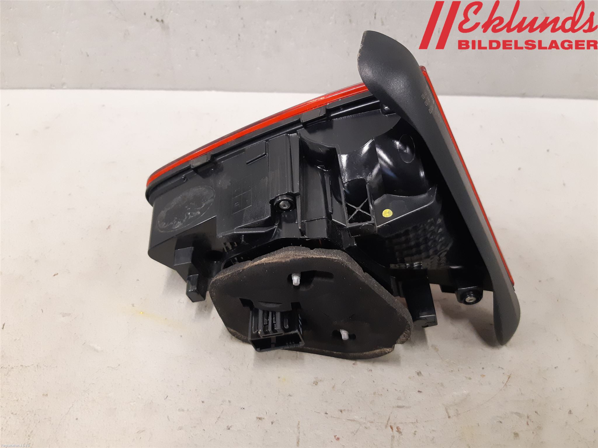 Volkswagen VW PASSAT 15-19 Bakljus Lucka Hö
