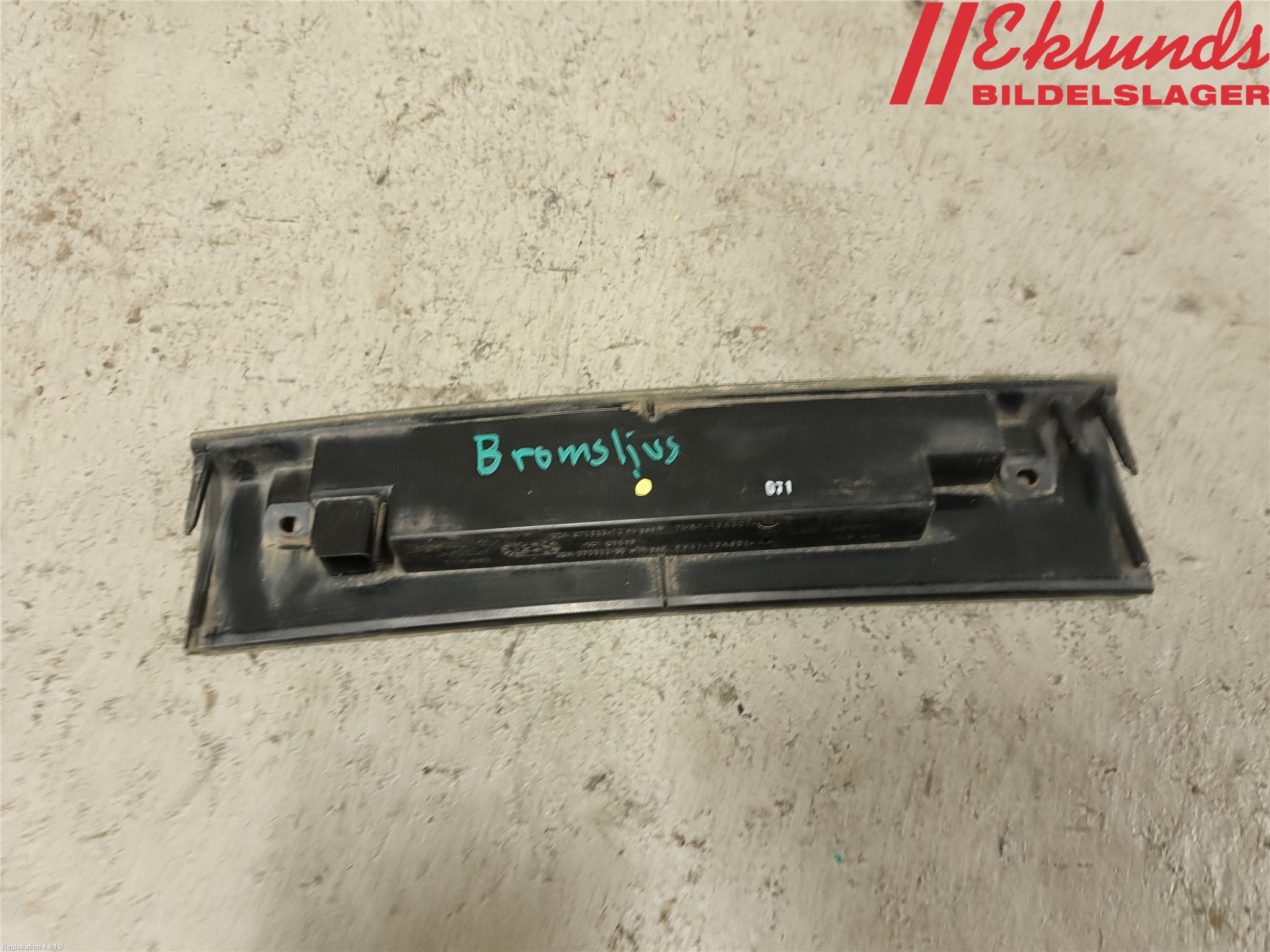 Ford KUGA 08-12 Bromsljus Bakruta