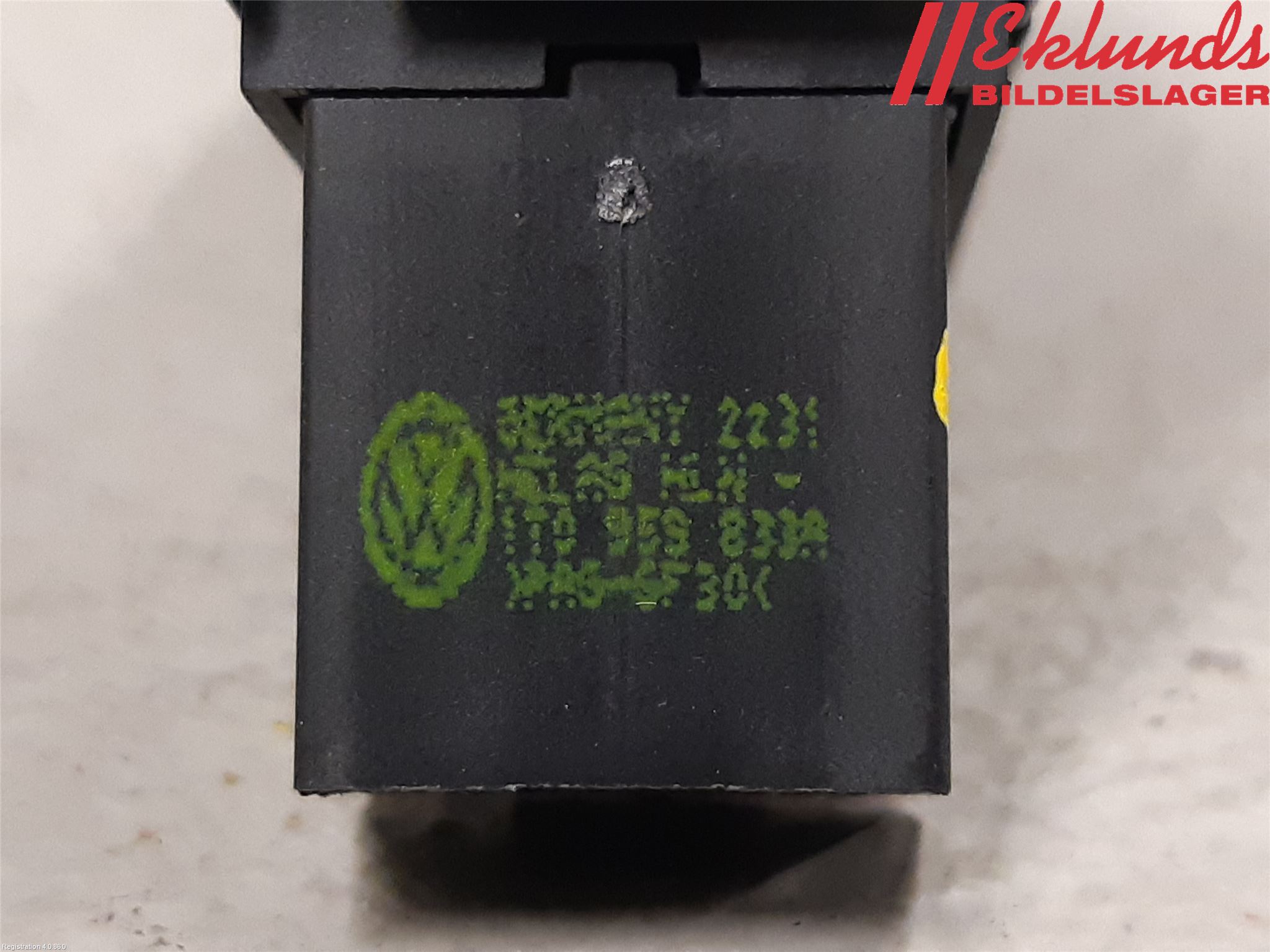 Volkswagen VW TOURAN 10-15 Strömställare Tanklucka
