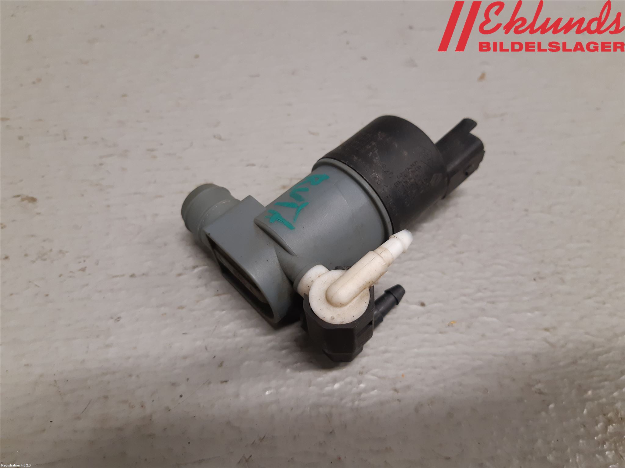 Nissan QASHQAI 14-17 Spolarpump Vindruta